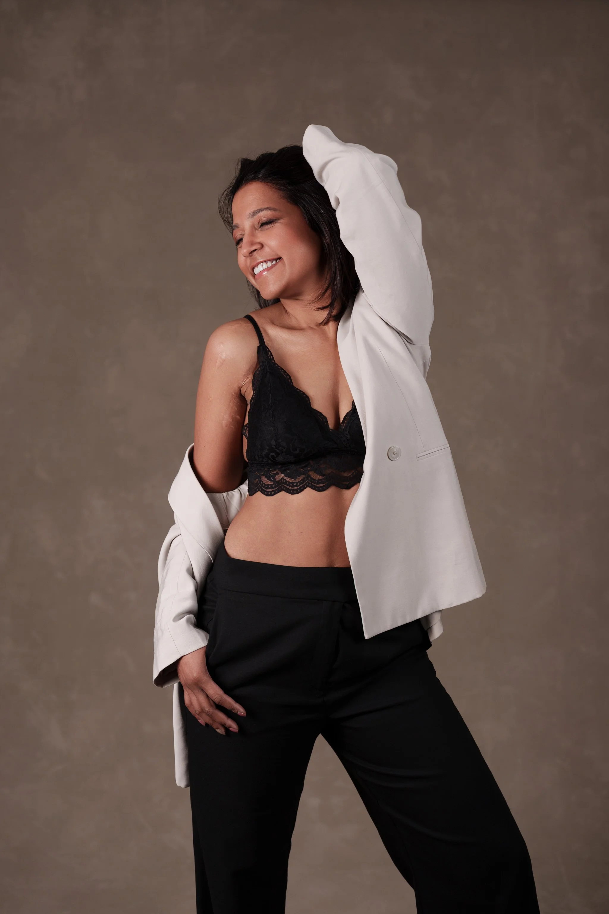 WOMENS+PORTRAITS+STUDIO+ELEGANT+PHOTOSHOOT+WAIHEKE+AUCKLAND+NEW+ZEALAND+IRENA+CIMA+PHOTOGRAPHY12.jpg