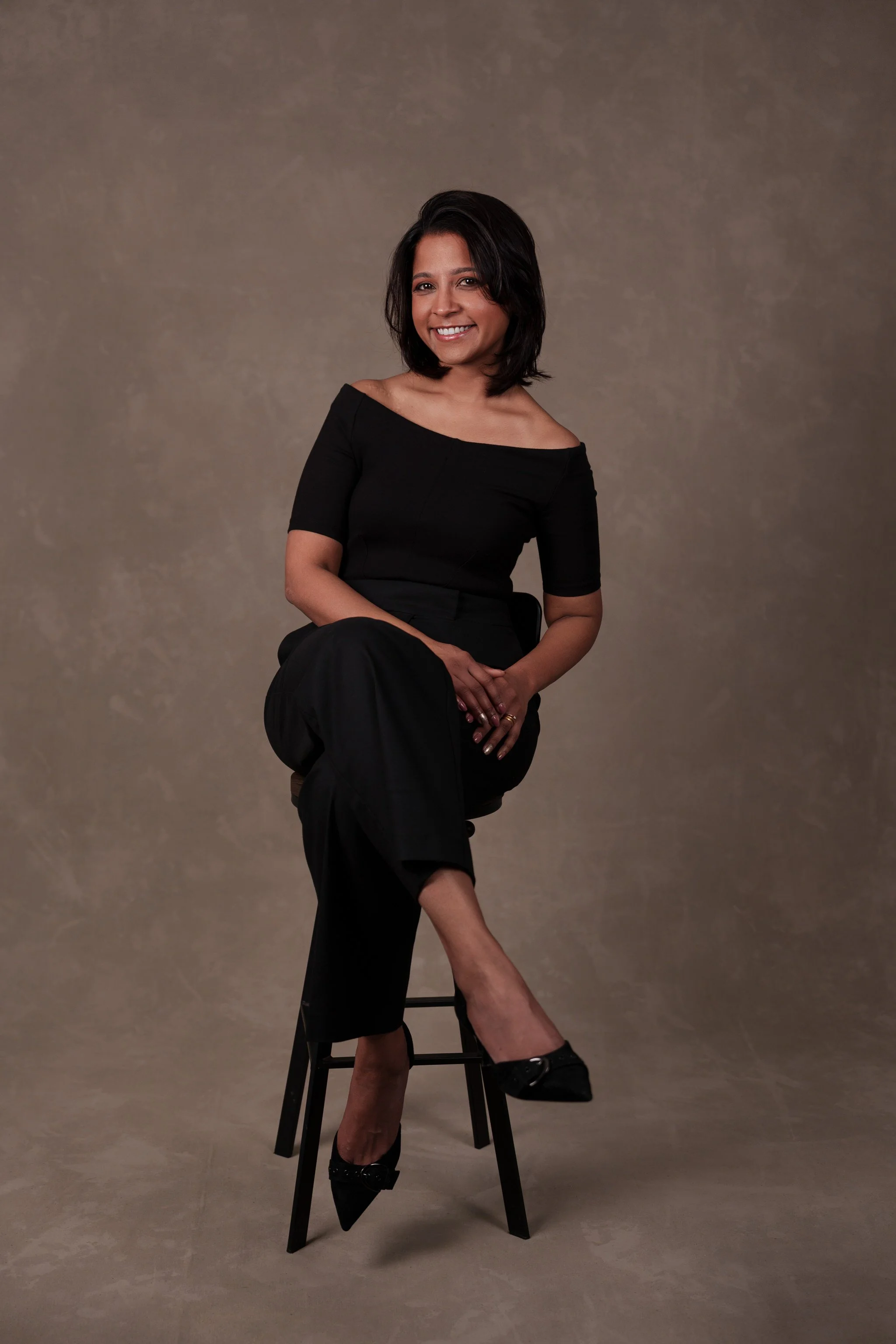 WOMENS+PORTRAITS+STUDIO+ELEGANT+PHOTOSHOOT+WAIHEKE+AUCKLAND+NEW+ZEALAND+IRENA+CIMA+PHOTOGRAPHY24.jpg