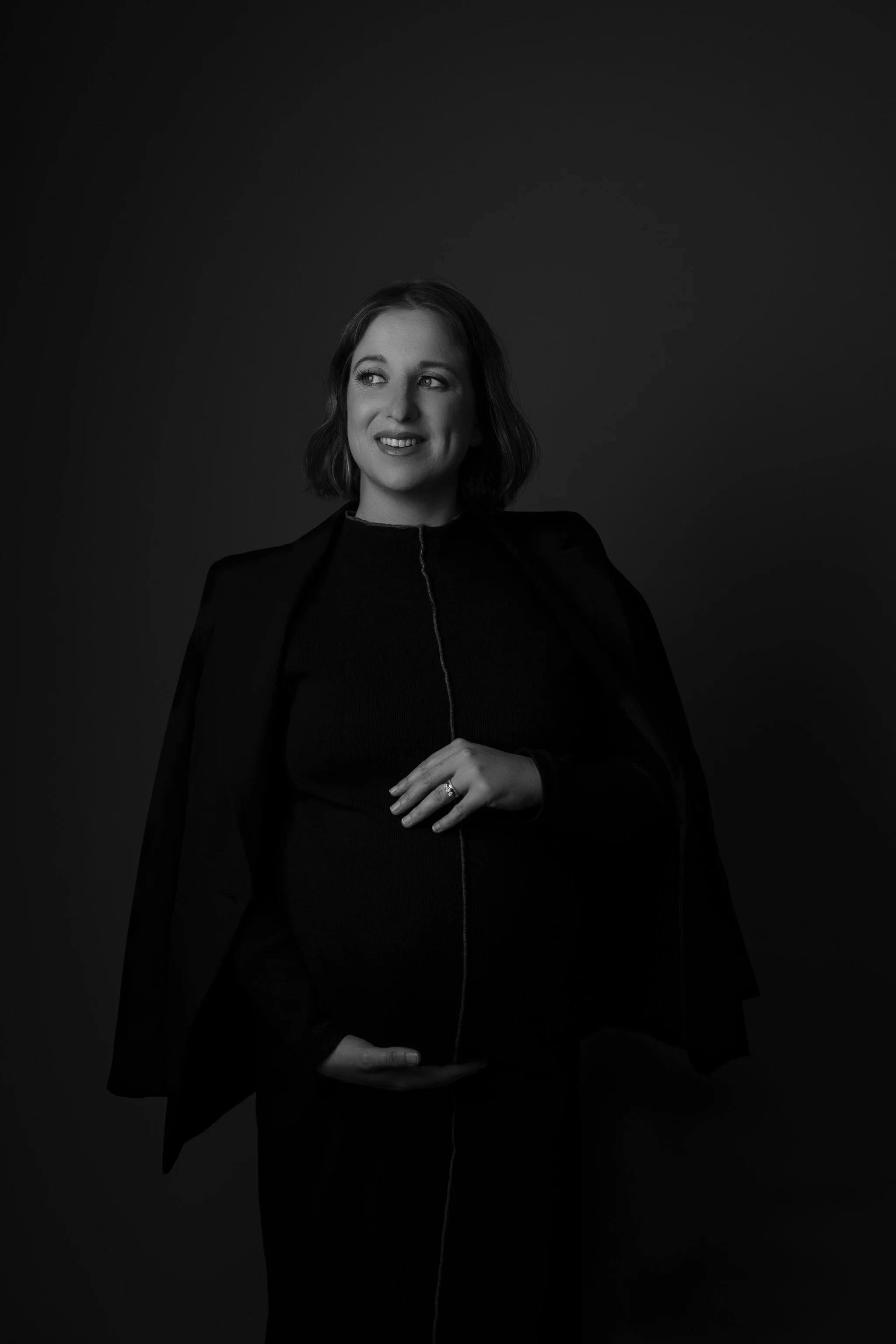 AUCKLAND+WOMENS+STUDIO+PROFESIONAL+BLACK+AND+WHITE+MATERNITY+PHOTOSHOOT+IRENA+CIMA+PORTRAIT+PHOTOGRAPHER13.jpg