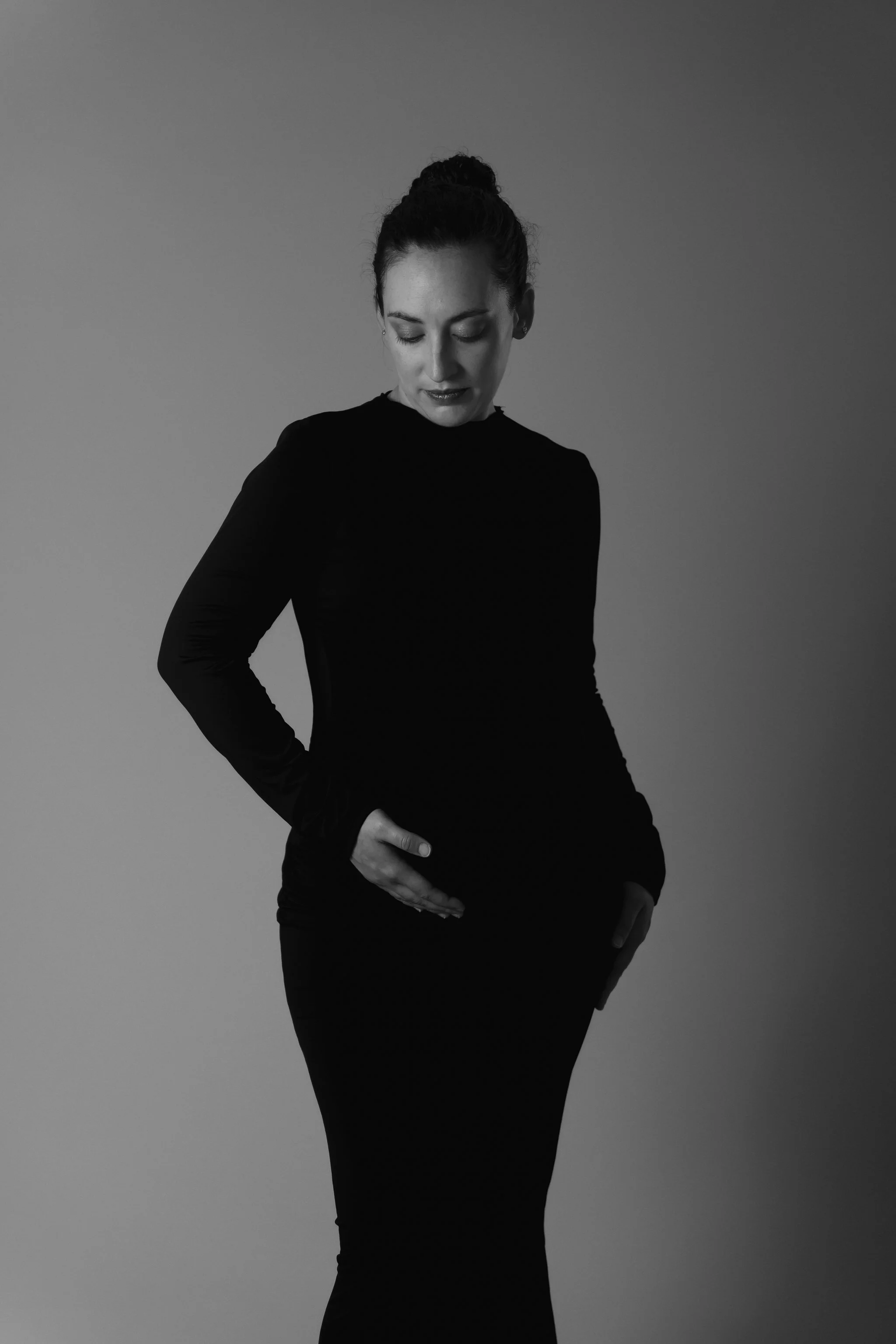 STUDIO+MATERNITY+ELEGANT+PHOTOSHOOT+WAIHEKE+AUCKLAND+NEW+ZEALAND+IRENA+CIMA+PHOTOGRAPHY1.jpg