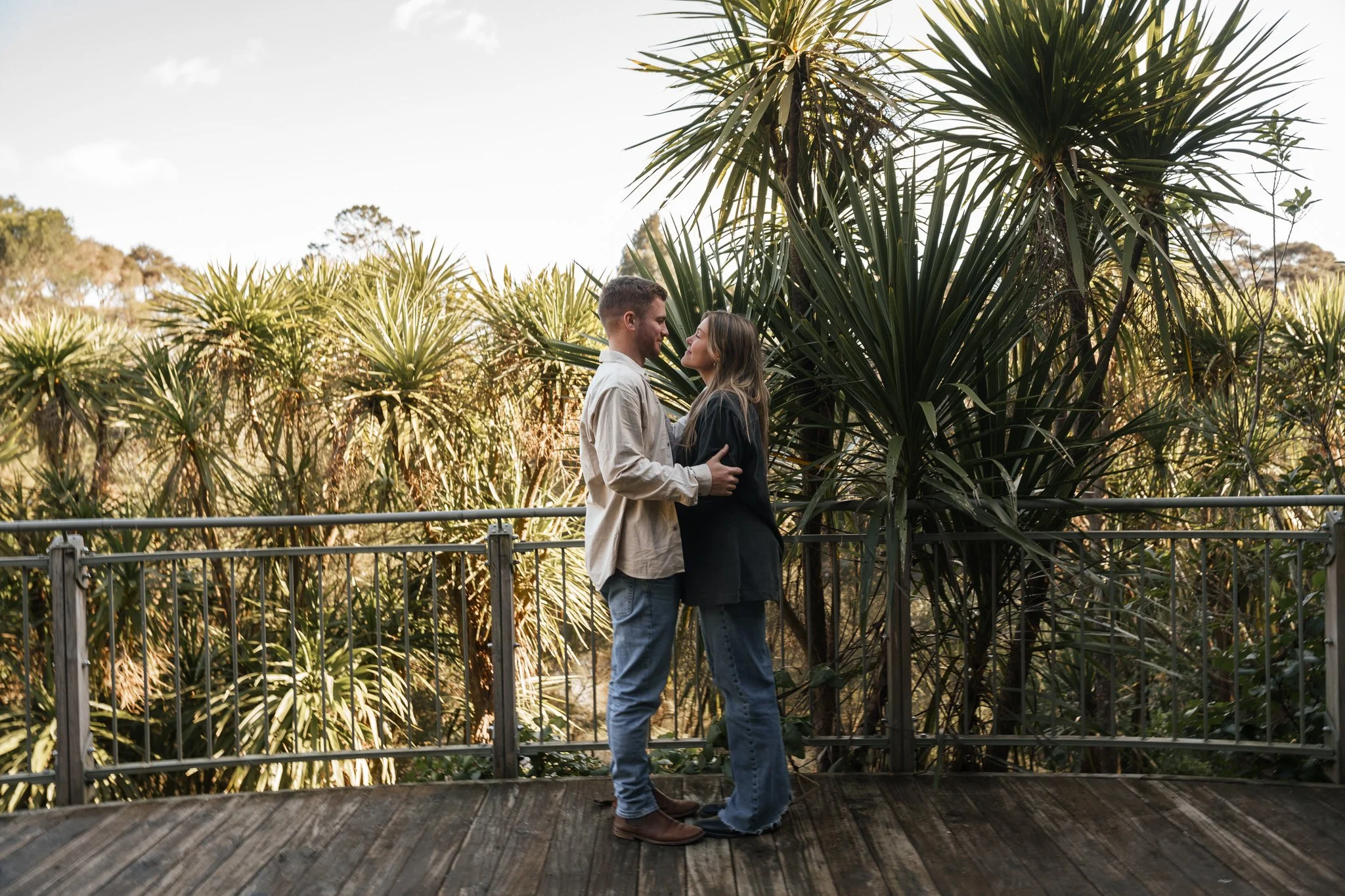 AUCKLAND+COUPLE+PARK+NORTH+SHORE+PHOTOSHOOT+OUTDOORS+IRENA+CIMA+PORTRAIT+PHOTOGRAPHER4.jpg