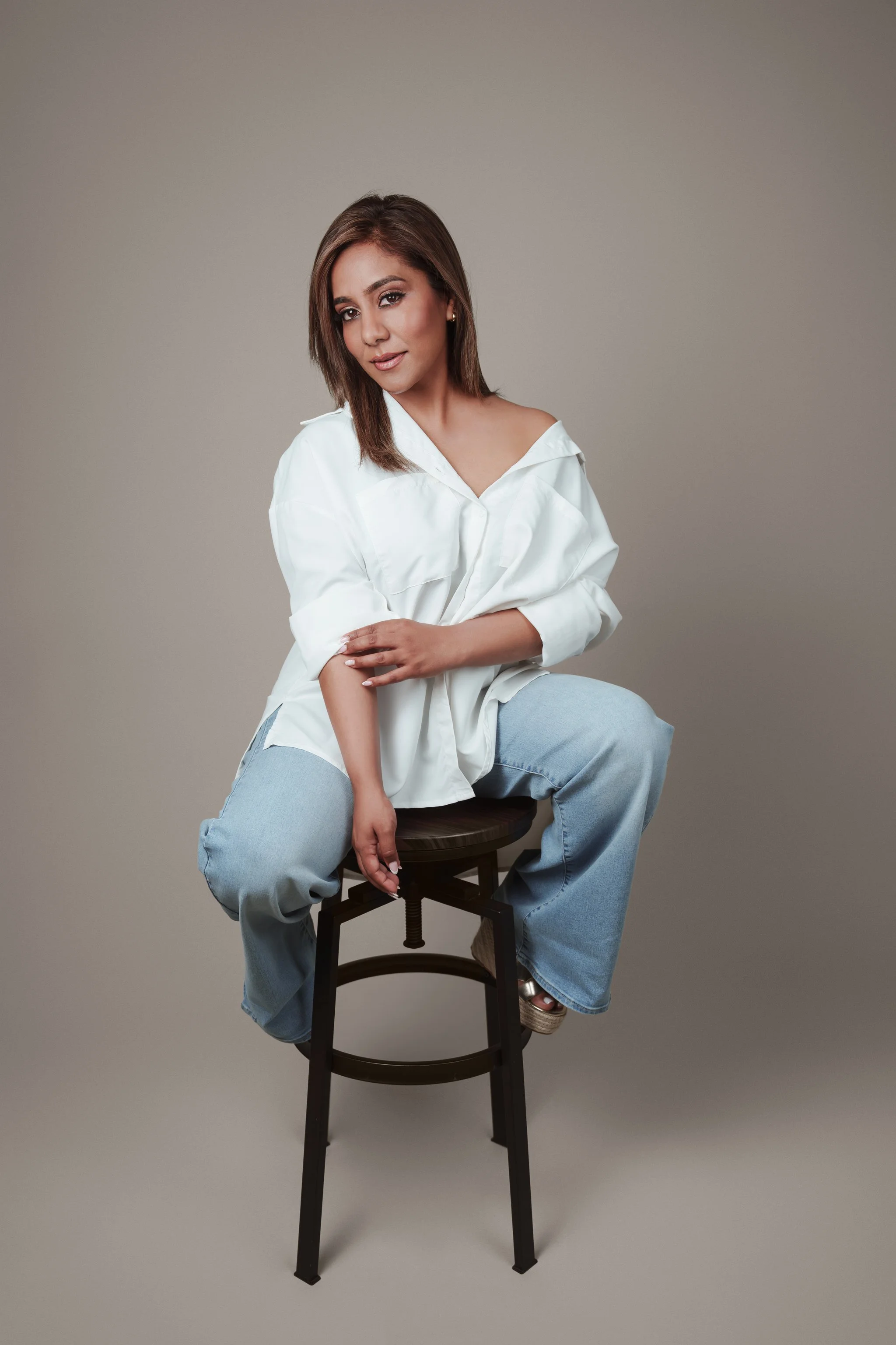 Womens+empowering+elegant+studio+photoshoot+session+auckland+new+zealand+editorial+minimal+irena+cima+photography80.jpg
