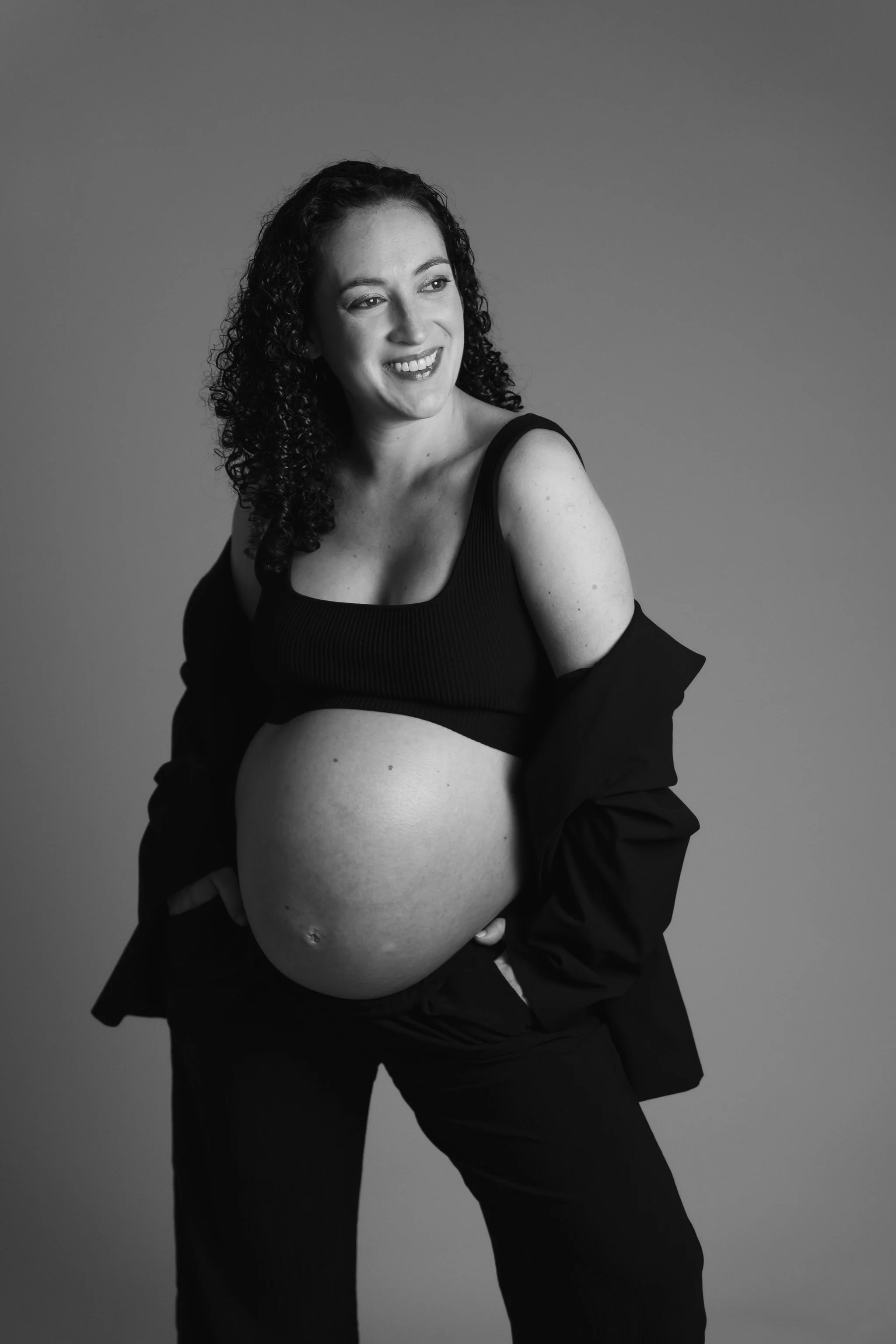 STUDIO+MATERNITY+ELEGANT+PHOTOSHOOT+WAIHEKE+AUCKLAND+NEW+ZEALAND+IRENA+CIMA+PHOTOGRAPHY33.jpg