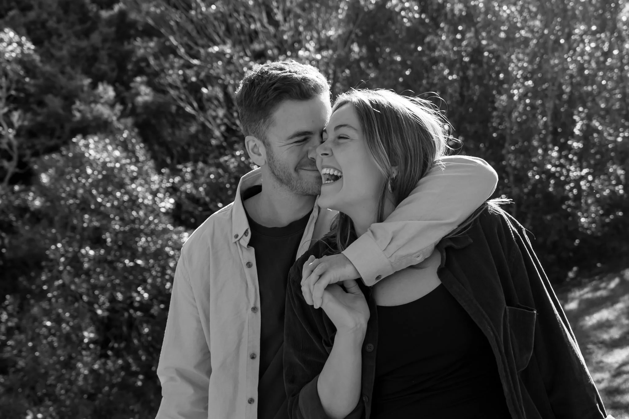 AUCKLAND+COUPLE+PARK+NORTH+SHORE+PHOTOSHOOT+OUTDOORS+IRENA+CIMA+PORTRAIT+PHOTOGRAPHER-4.jpg