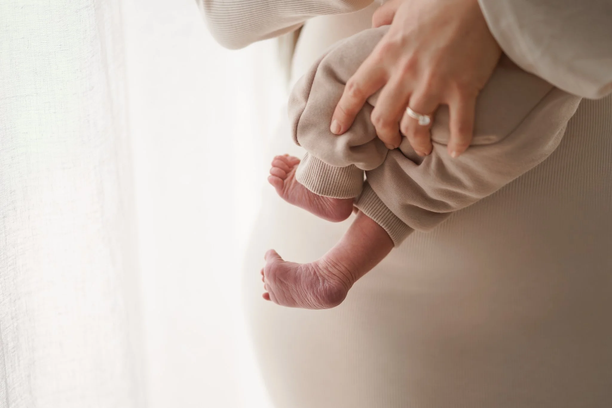 AUCKLAND+NEWBORN+IN+HOME+PHOTOSHOOT+INDOOR+IRENA+CIMA+PORTRAIT+PHOTOGRAPHER12.jpg