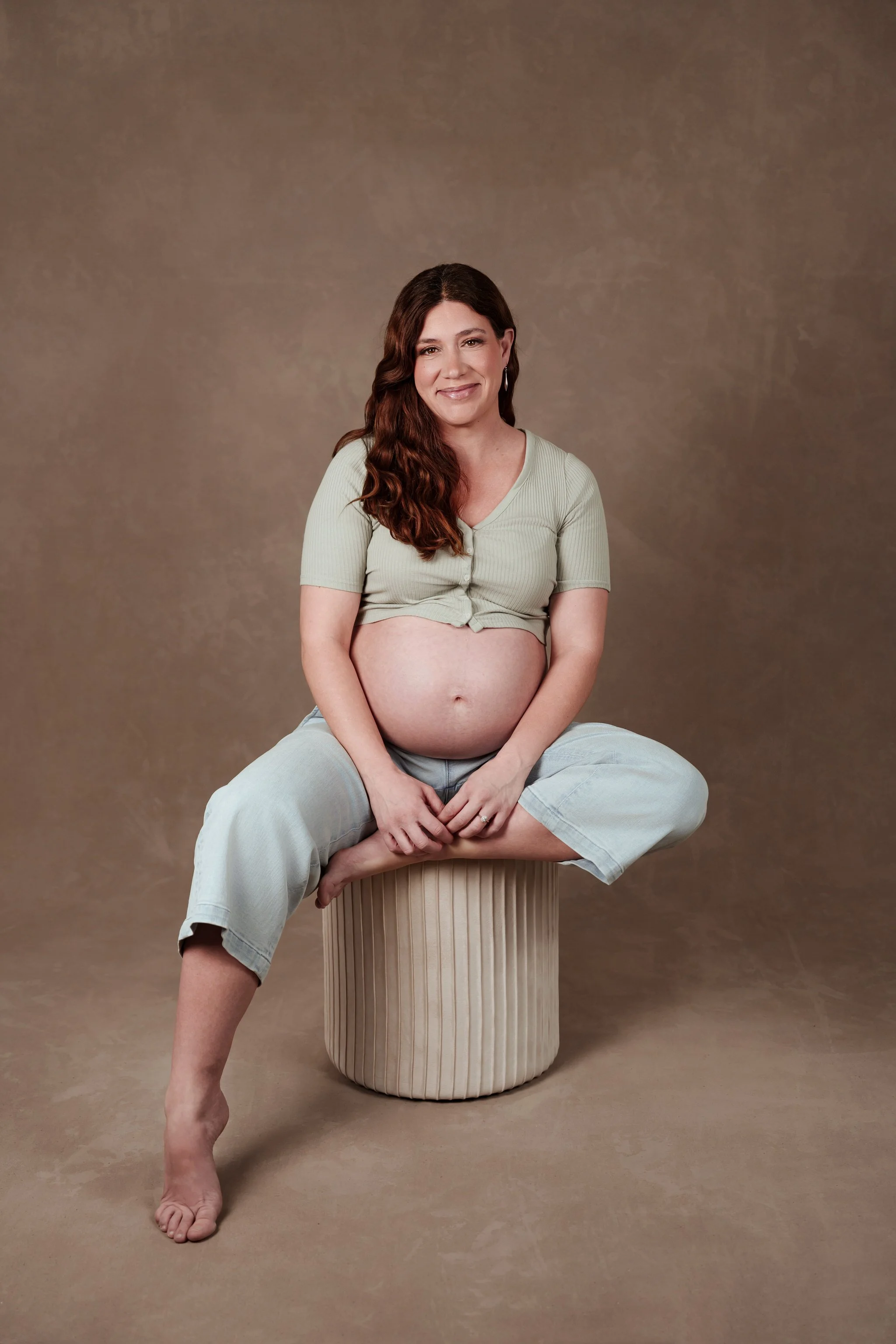 STUDIO+MATERNITY+ELEGANT+PHOTOSHOOT+WAIHEKE+AUCKLAND+NEW+ZEALAND+IRENA+CIMA+PHOTOGRAPHY24.jpg