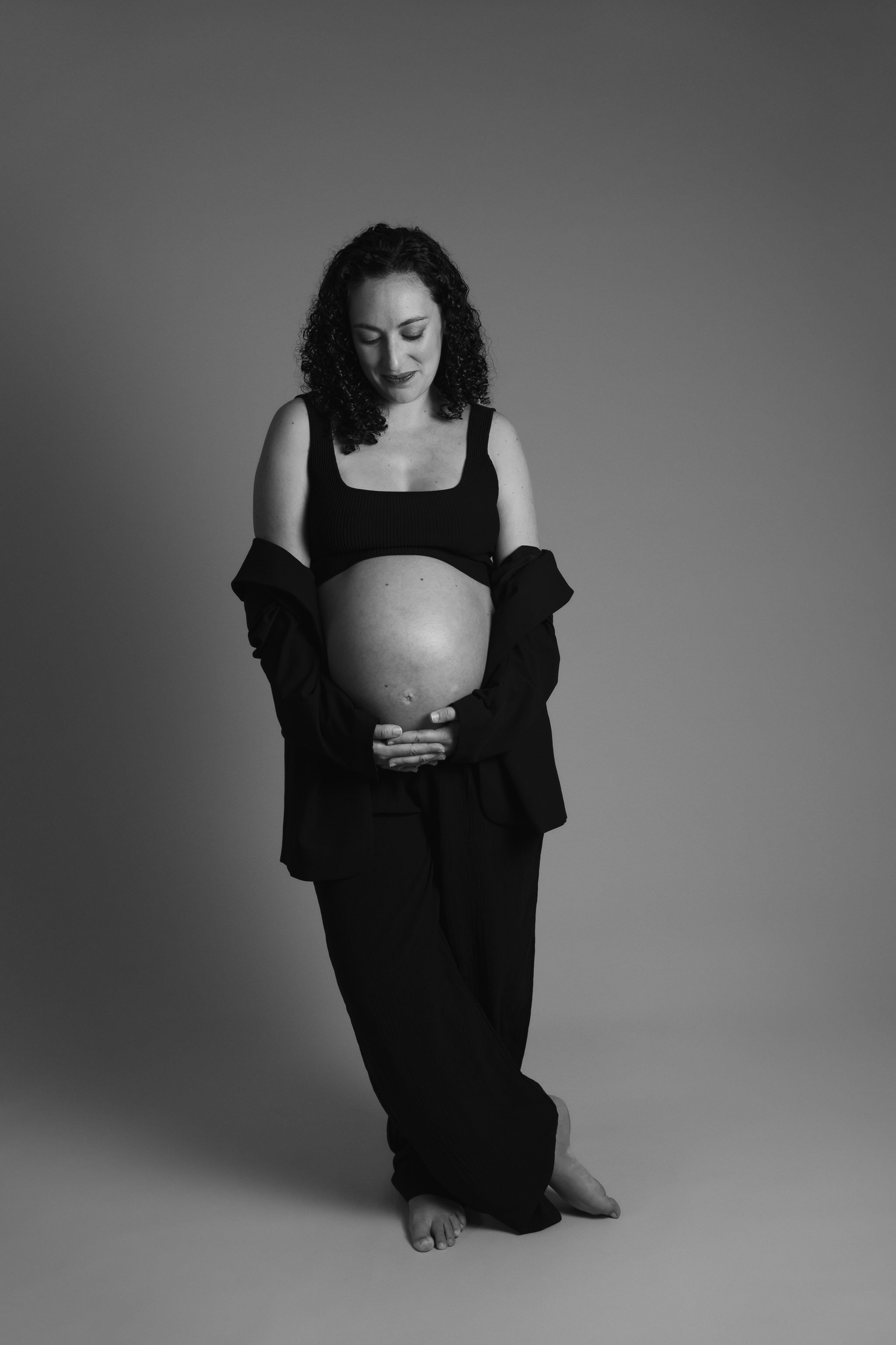 STUDIO+MATERNITY+ELEGANT+PHOTOSHOOT+WAIHEKE+AUCKLAND+NEW+ZEALAND+IRENA+CIMA+PHOTOGRAPHY30.jpg