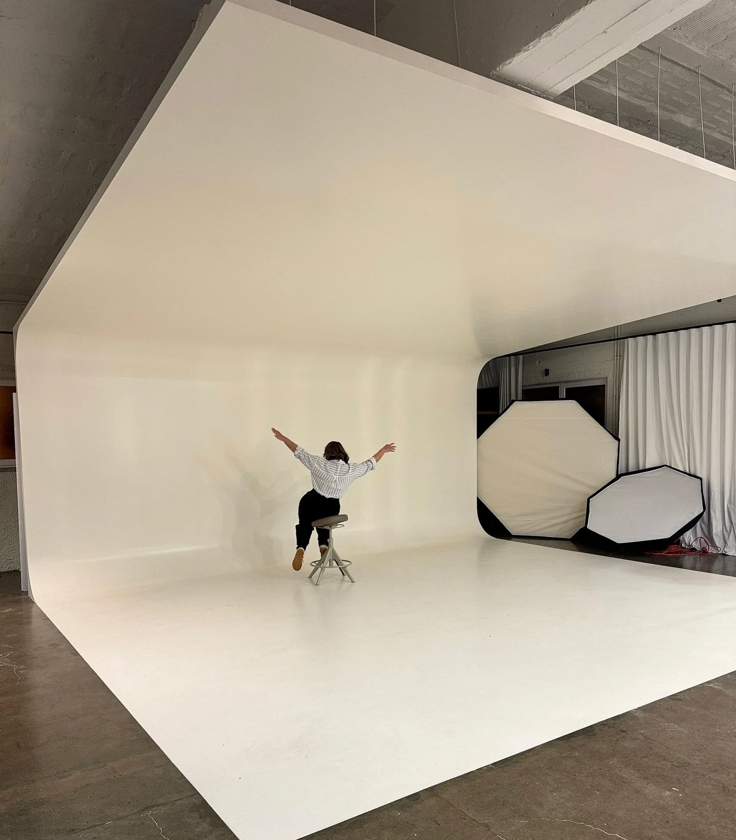 A uns dias da minha próxima Masterclass na @rougemakeupschool , não posso deixar de partilhar a primeira que fiz, em Julho. Num mês tão caótico de trabalho, conseguimos por milagre encontrar uma data na agenda e cria