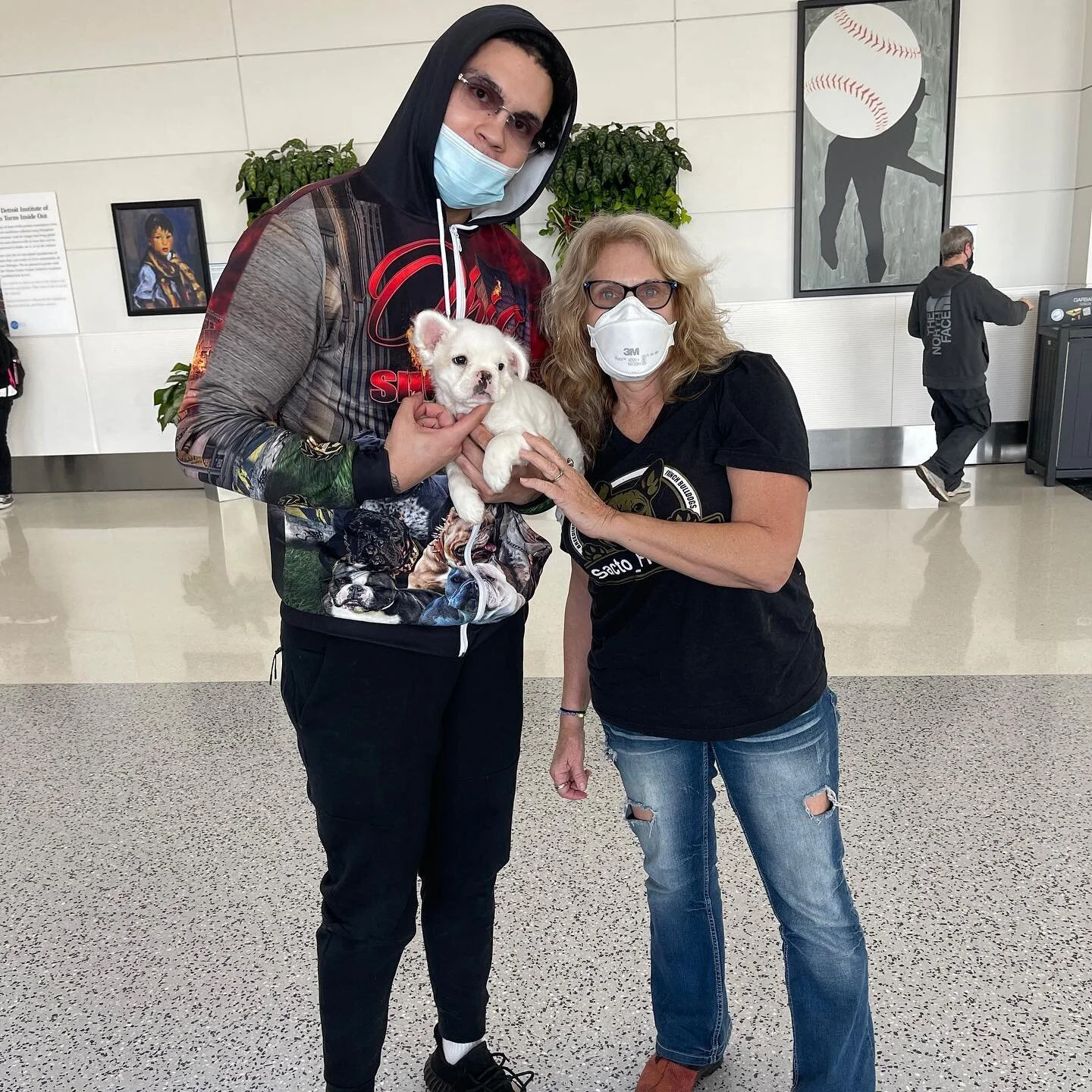 Rick aka Yukon and I flew to Detroit to meet his forever home, and made another family a Happy Sacto Frenchie Home! Enjoy your furbaby for years to come!
#fluffy #fluffyfrenchbulldogs #fluffyfrenchies #frenchbulldog #frenchie #sacto_frenchies #studse