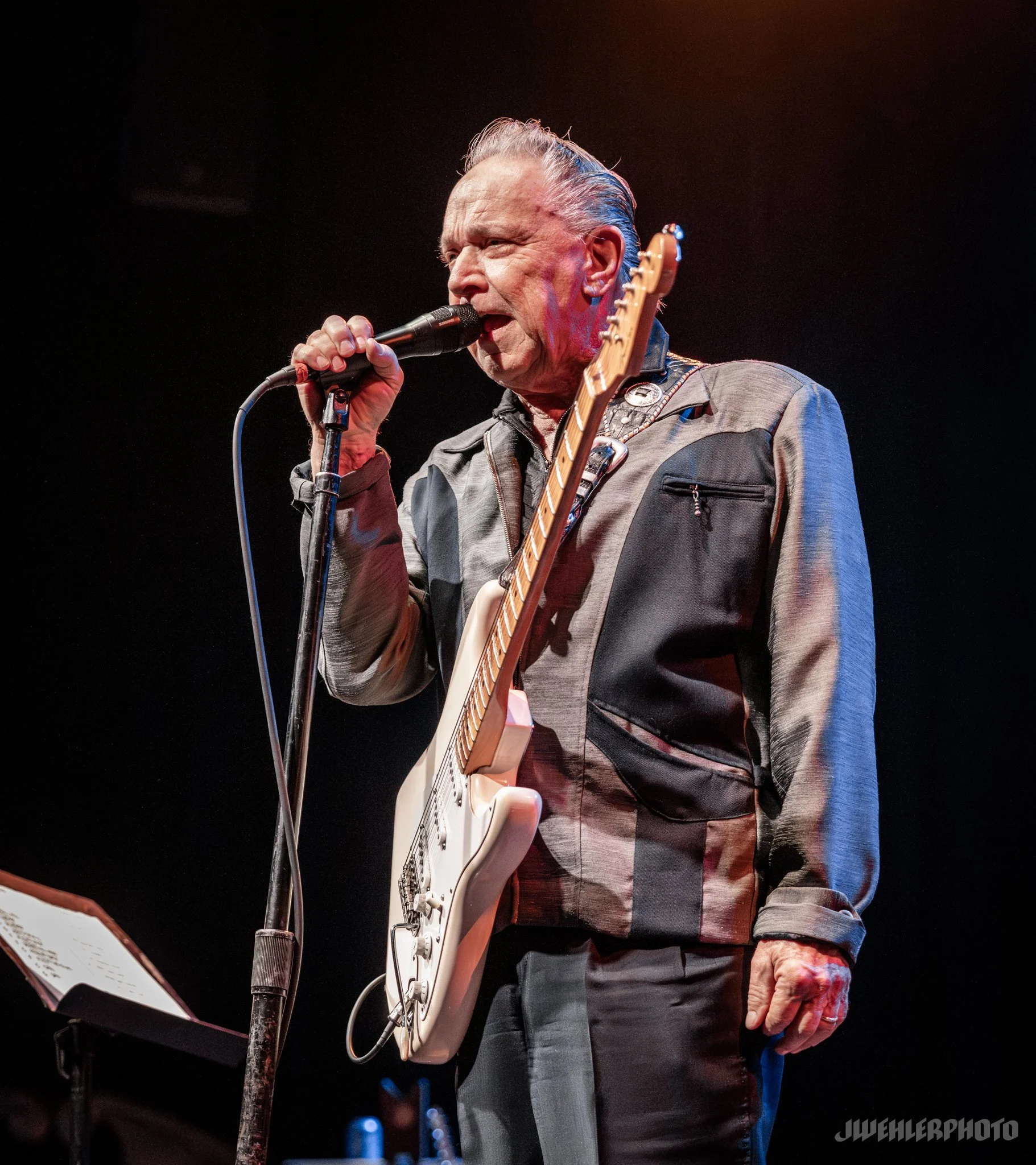 Jimmie Vaughan wm JWP00025.jpg