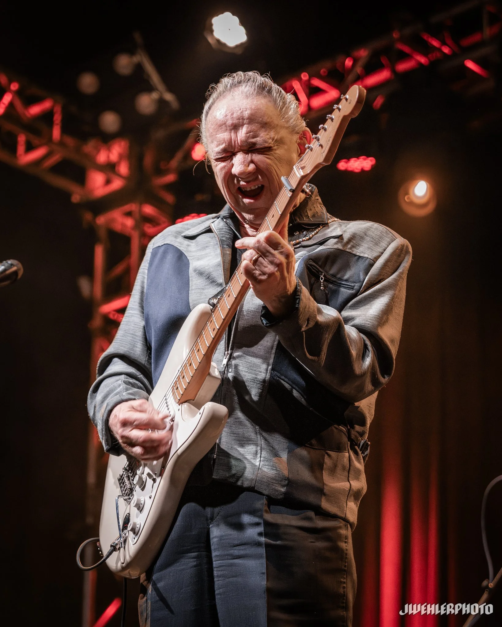 Jimmie Vaughan wm JWP00117.jpg