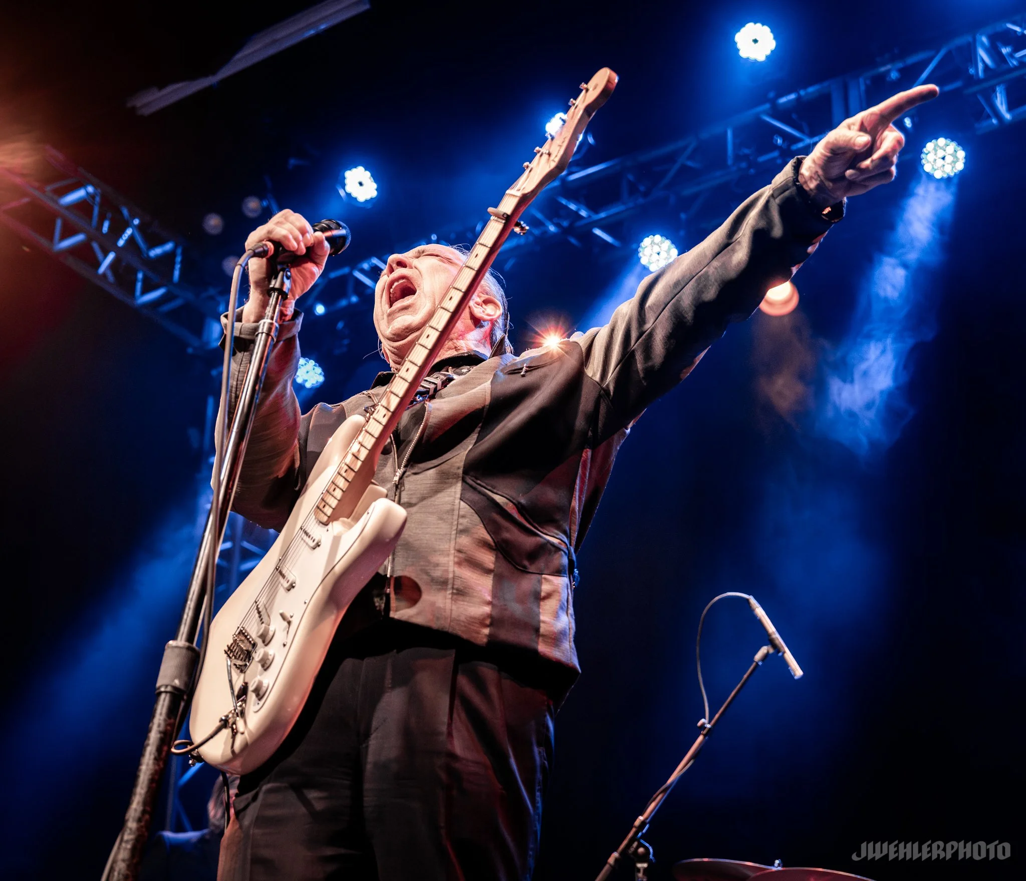 Jimmie Vaughan wm JWP00247.jpg