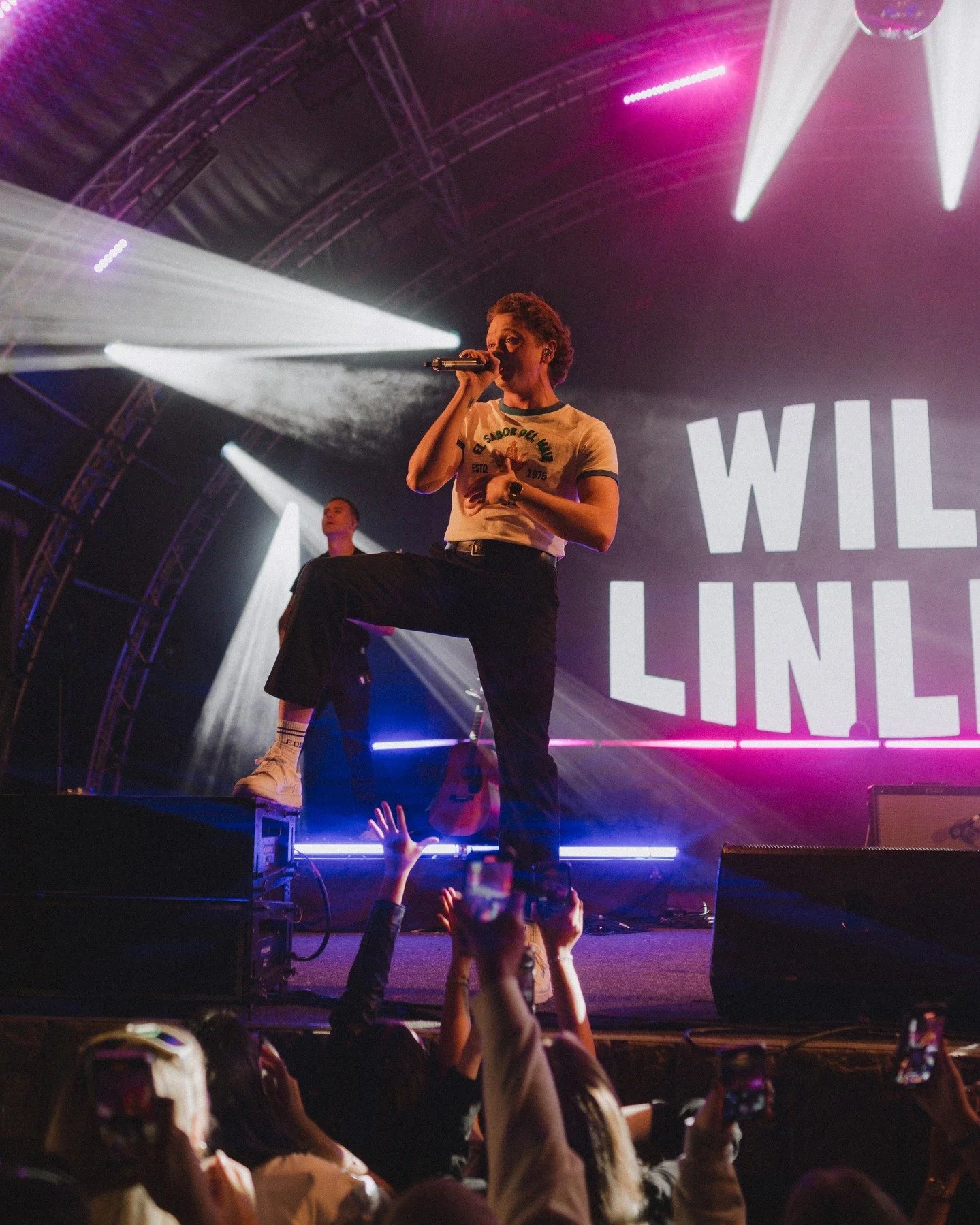 @willlinleyy is heading home to Cape Town for @kirstenboschsummerconcerts this Sunday and we are HYPED!

📸 by @portraitsbymike 
(from Will's last Kirstenbosch in 2024)