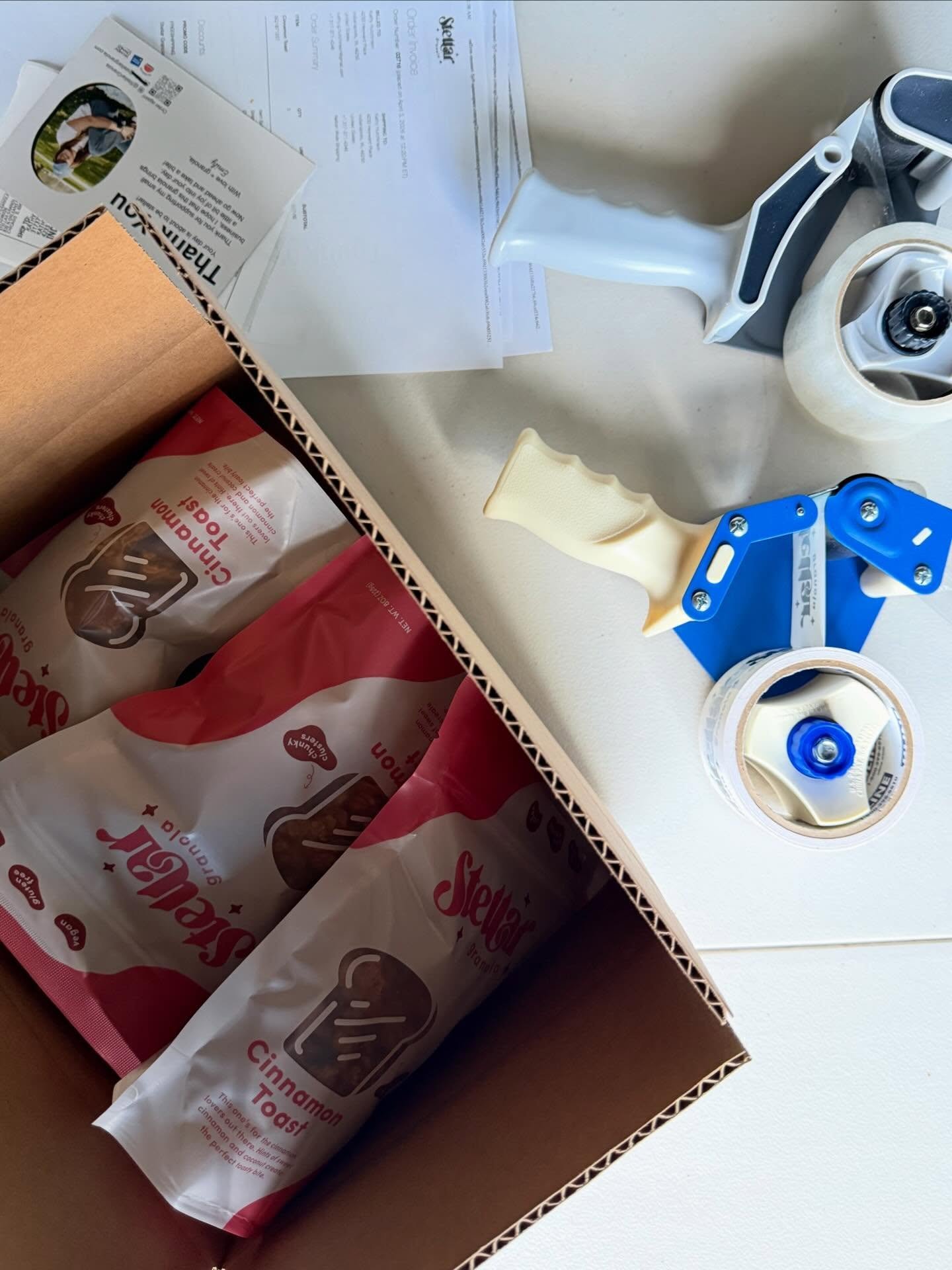 Baked &mdash;> packed &mdash;> shipped out same day ✨

Basically like hiring a private chef to make you granola each week 😏

#granola #cinnamon #cinnamontoast #privatechef #fresh