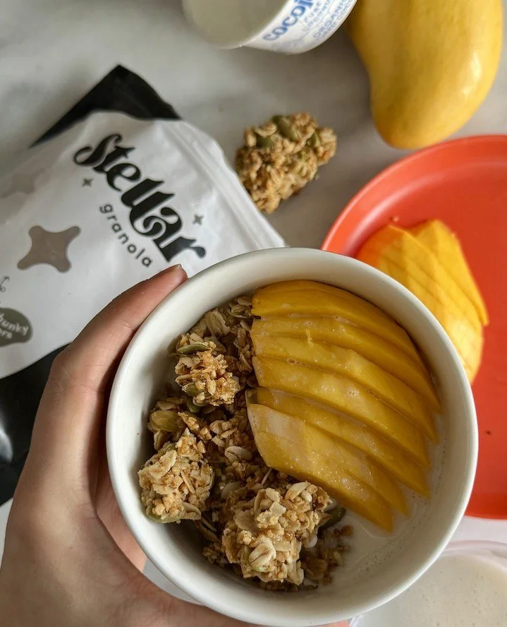 Mango yogurt bowl of our dreams 🥭✨️⁠
⁠
⁠
Comment MANGO for the full recipe! ⁠
⁠
#yogurtbowl #mango #granola #glutenfree