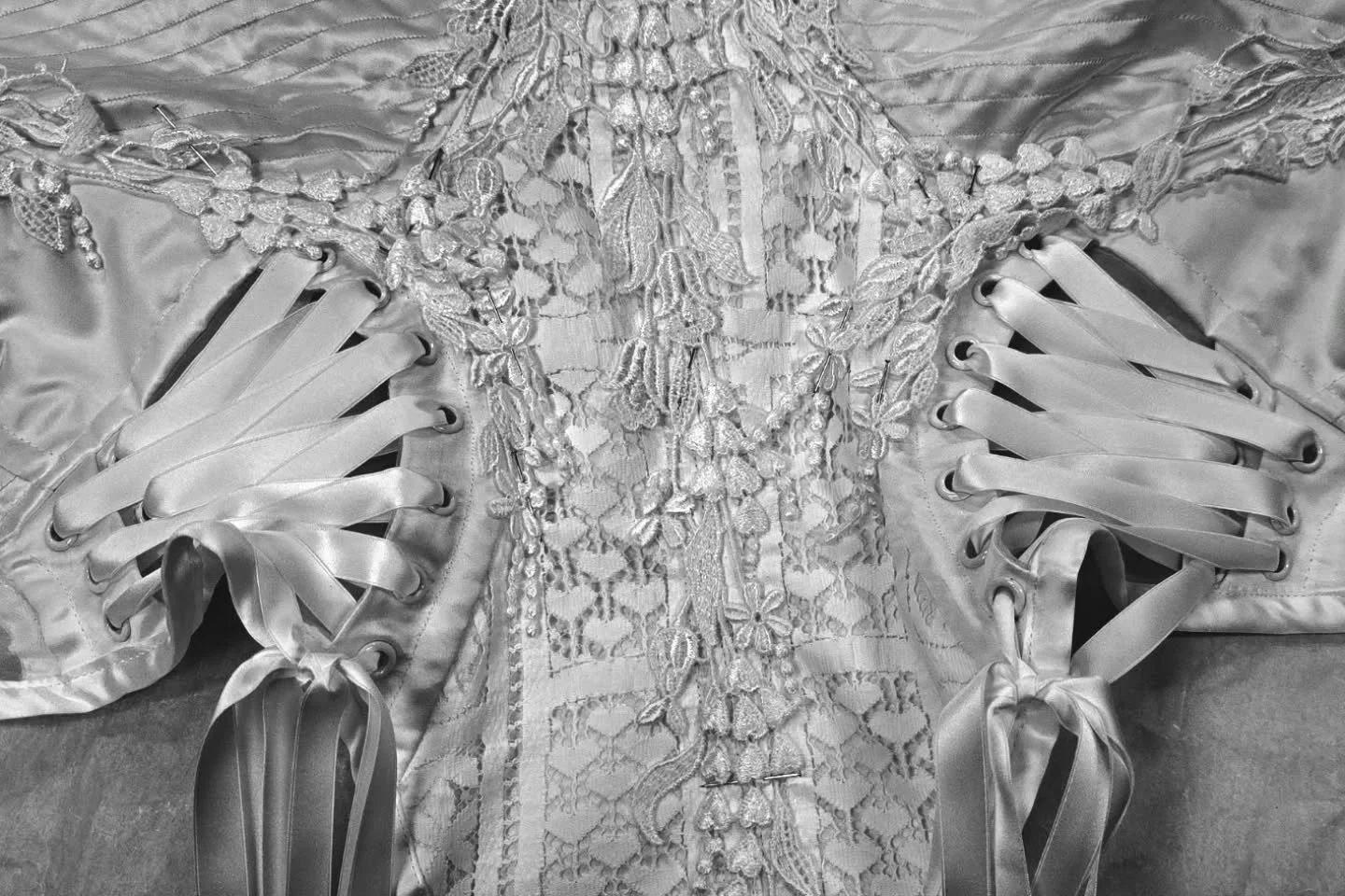 /dɪˌsoʊsiˈeɪʃən/ {Dissociation} 

At times, a natural mechanism for escaping the chaos...

At times...the space we need to see the bigger picture...but with a clearer eye.

Breathe deep.. Eyes closed...and with the heart's rhythm setting the pace... 