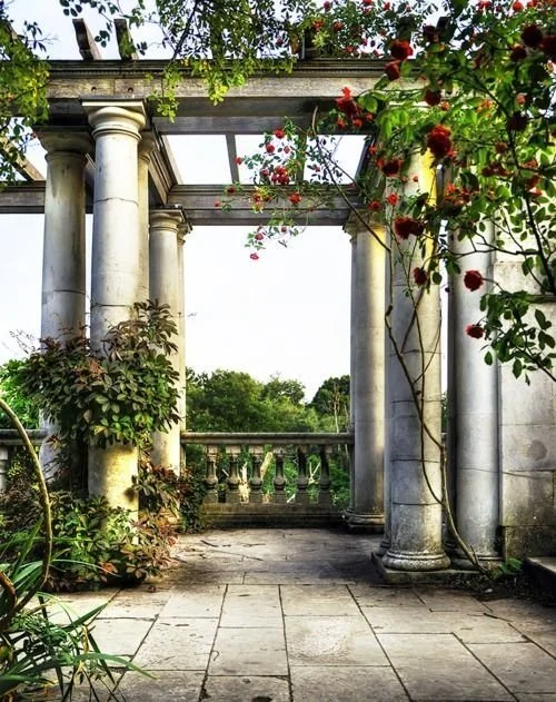 We wanted to capture the sense of architecture in Verona, Milan and the Duke's palace.  I utilized the columns and Ivy to give us a sense of architecture within the space.