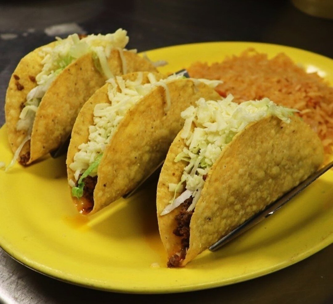 It's TACO TUESDAY ya'll! Come get you some!

#tacotuesday #lunchtime #lunch #foodstagram #instagram #Patronfountaininn #foodie #foodporn #hometown #westonstreet #mexicanfood #foodiesofinstagram #mexicanrestaurant #elpatron #fresh #local #fountaininns