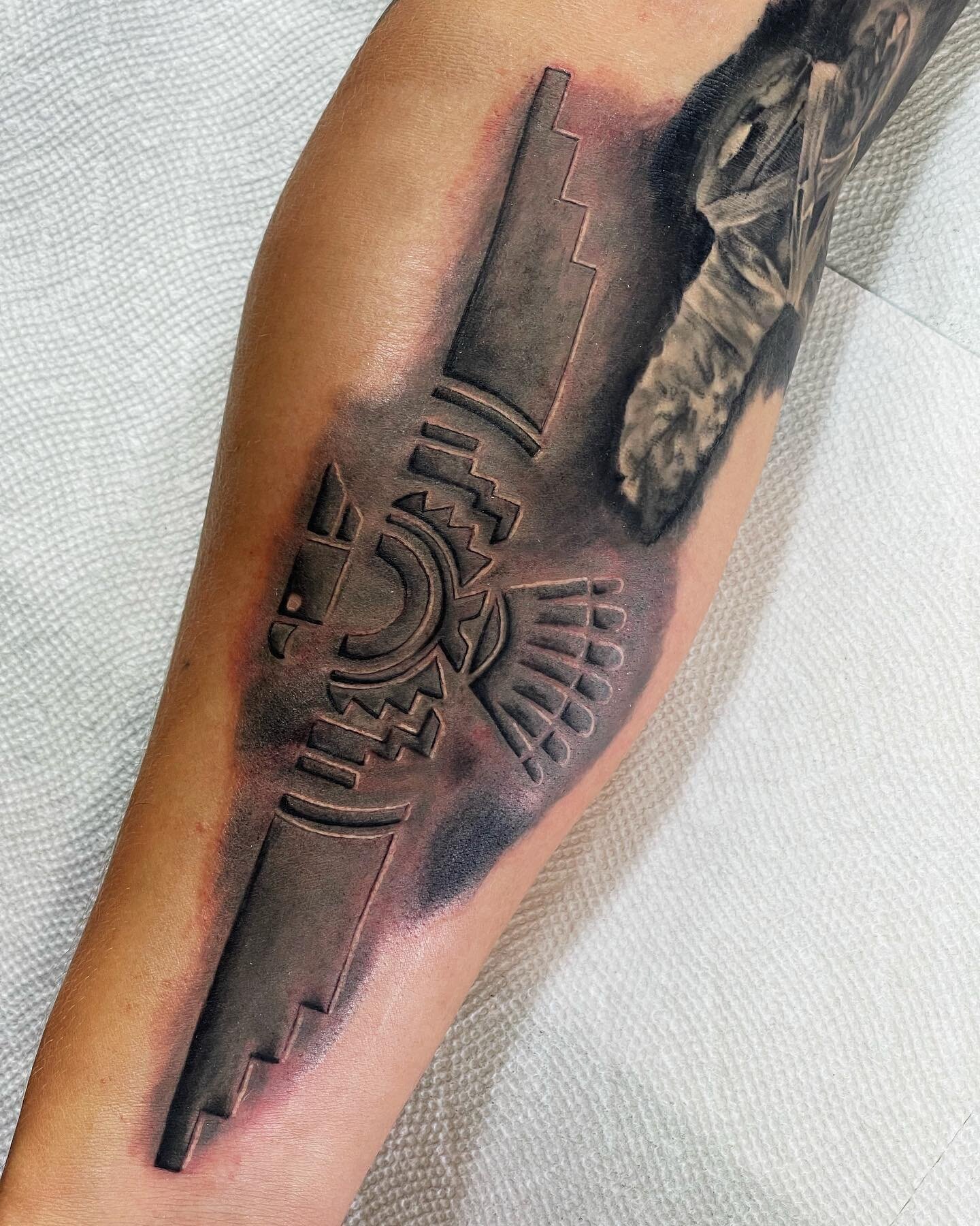 Showed up reppin power and strength 
Done using @poisoned_machines @crybabytattooproducts @tattcom @industryinks 
.
.
.
.
.
#nativeamerican #nativeamericantattoo #tattoo #greytattoo #truegreytattoo #tulsa #tulsatattoo #tulsatattooartist #graytattoo #