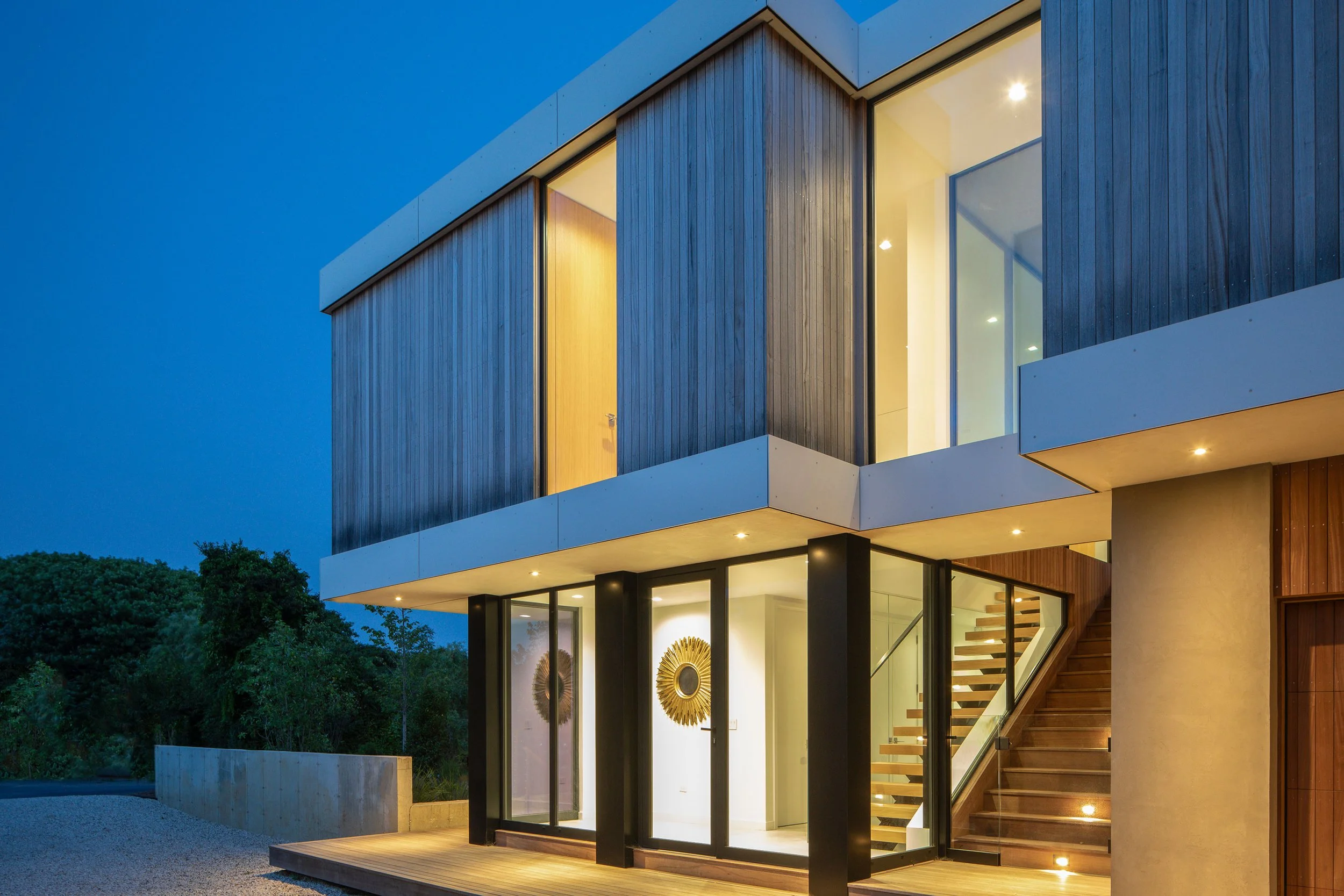 bda_jackson-rd-residence_modern-residence-at-night-blue-hour.jpg