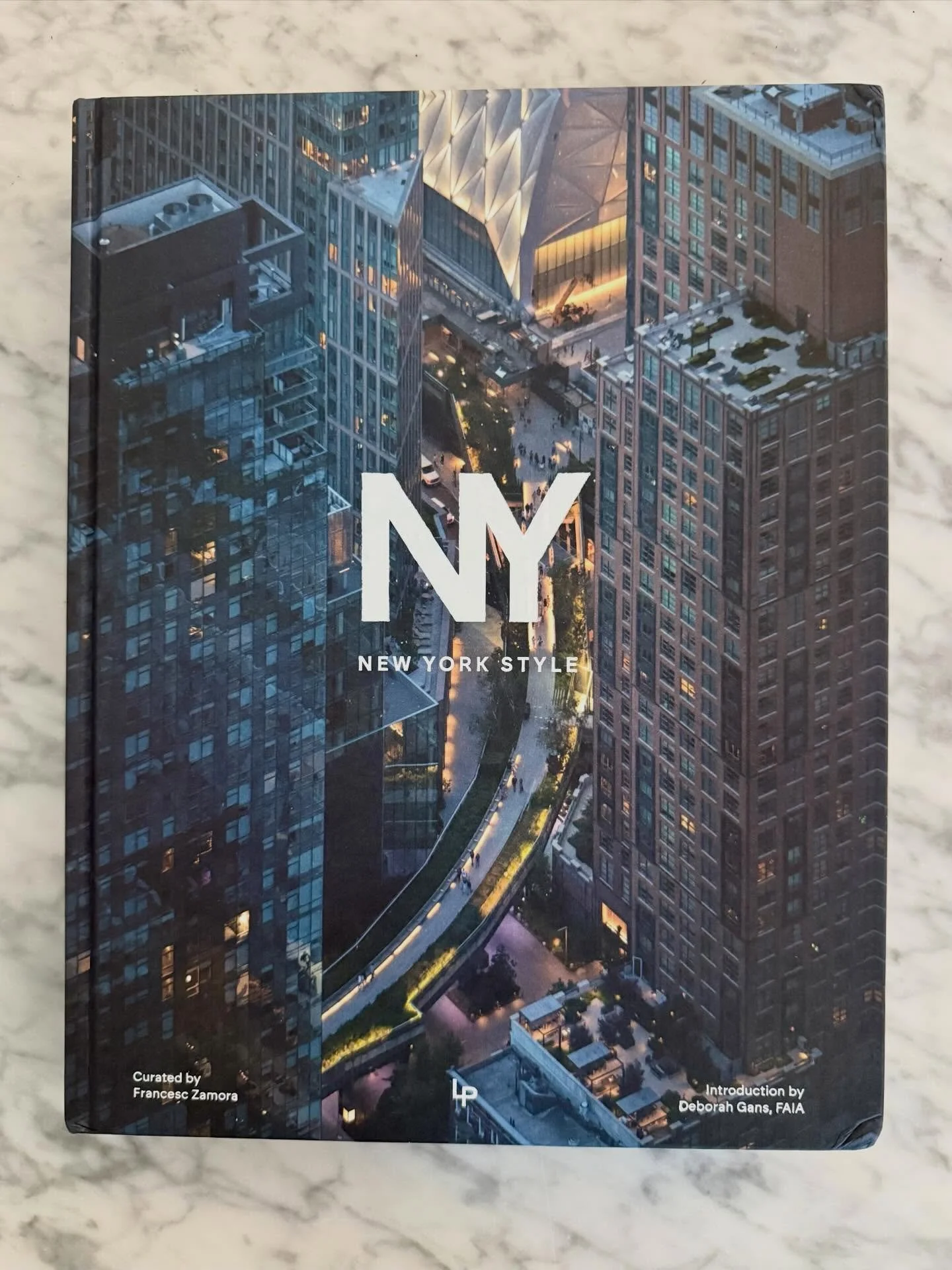 Berg Design is thrilled to have two of our favorite New York City projects featured in the just released, New York Style publication. 

Kinfolk is a one of a kind, multipurpose event space in Williamsburg, Brooklyn.

The Greenwich Village loft is a b