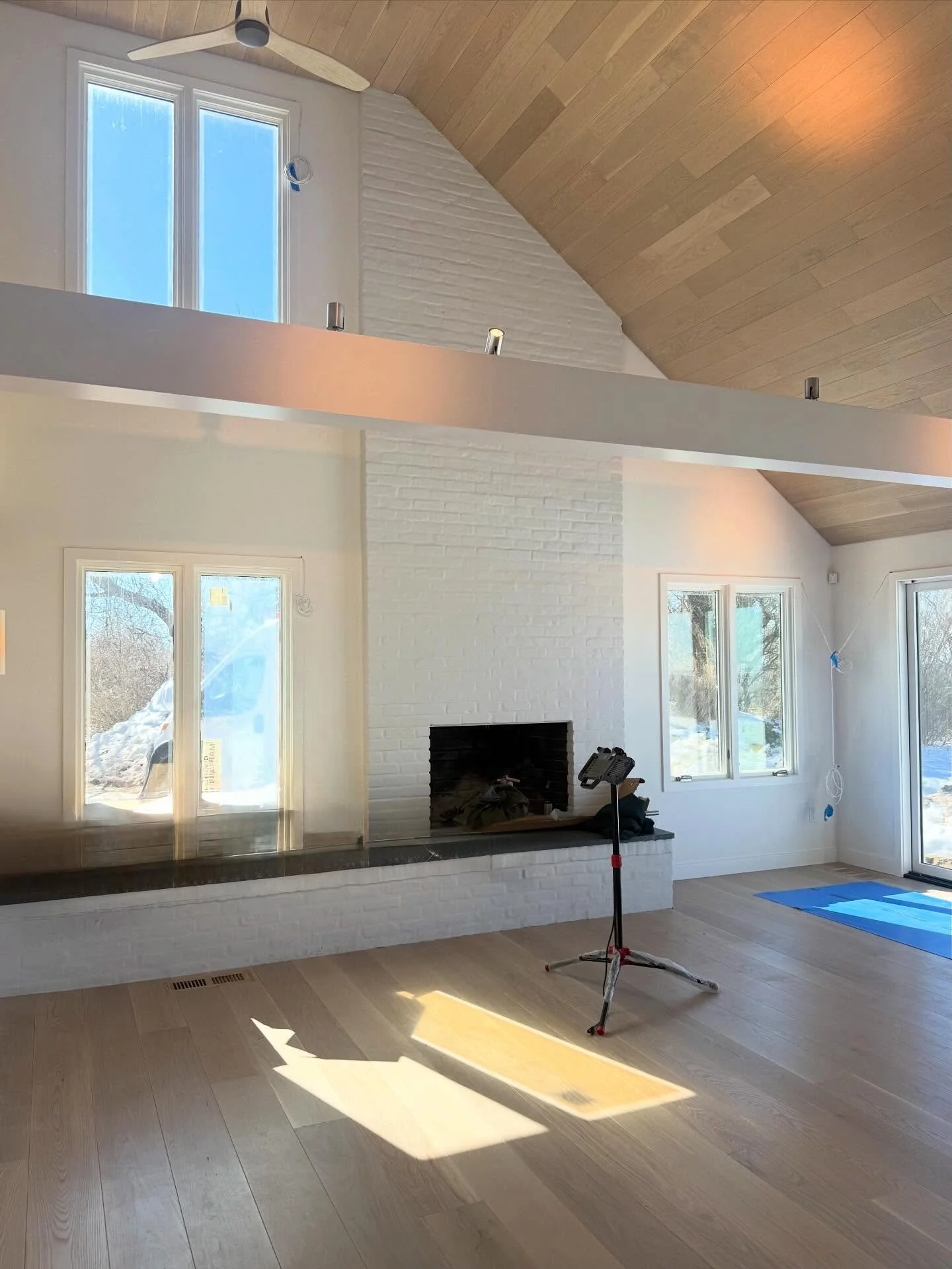 Finish work bringing a sublime living room into focus at our North Fork project.

#moderninteriordesign 
#modernluxury 
#northforkmodern 
#seifertconstruction 
#modernparadisebda