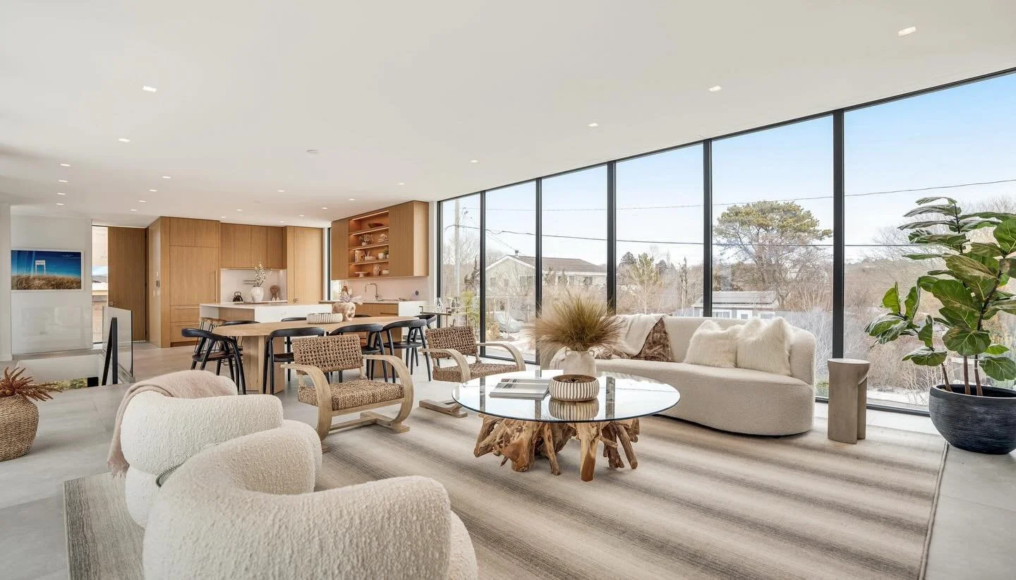New interior photos at our Montauk beach house showcase the minimal yet inviting living area.

Photos by @milesbouckoms 

#realshotstudios
#moderninteriordesign 
#modernparadisebda
#whiteoakbuilders