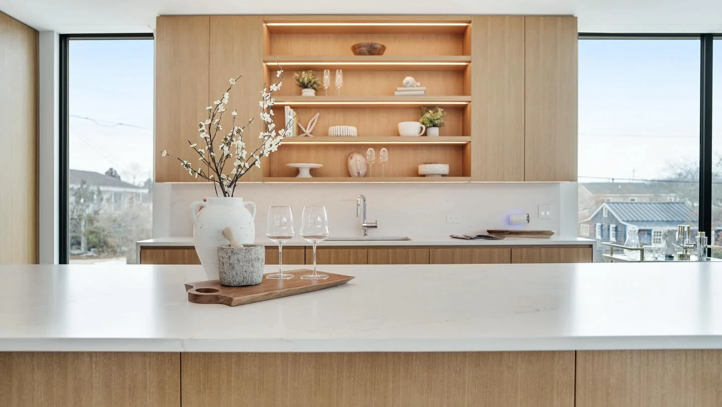 Modern elegance defines the kitchen in our recently completed family retreat in Montauk.

Architecture by BergDesign
Photography by @miles bouckoms

#modernluxury 
#modernkitchendesign 
#whiteoakbuilders 
#modernparadisebda