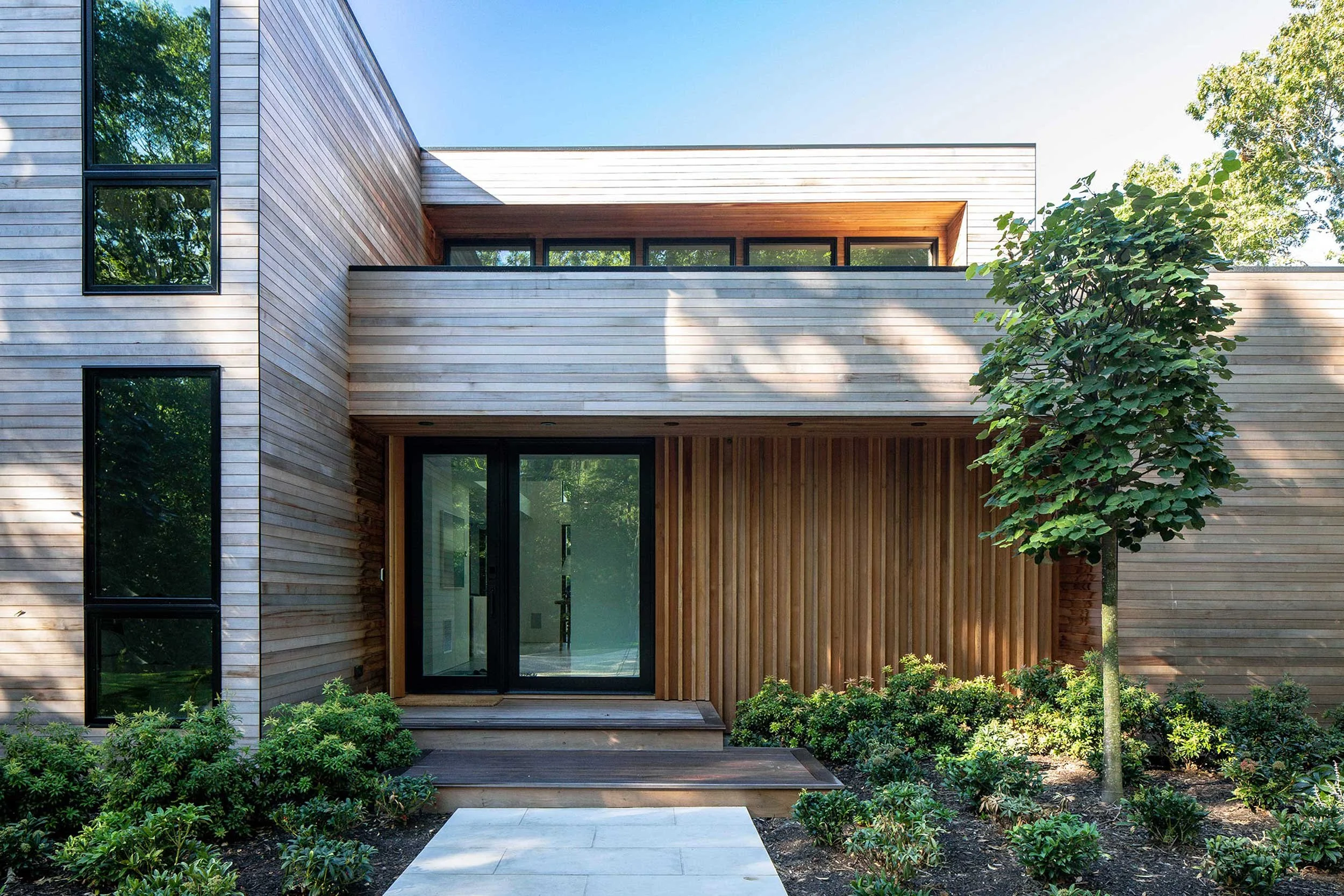 modern-residence-hamptons-entrance.jpg