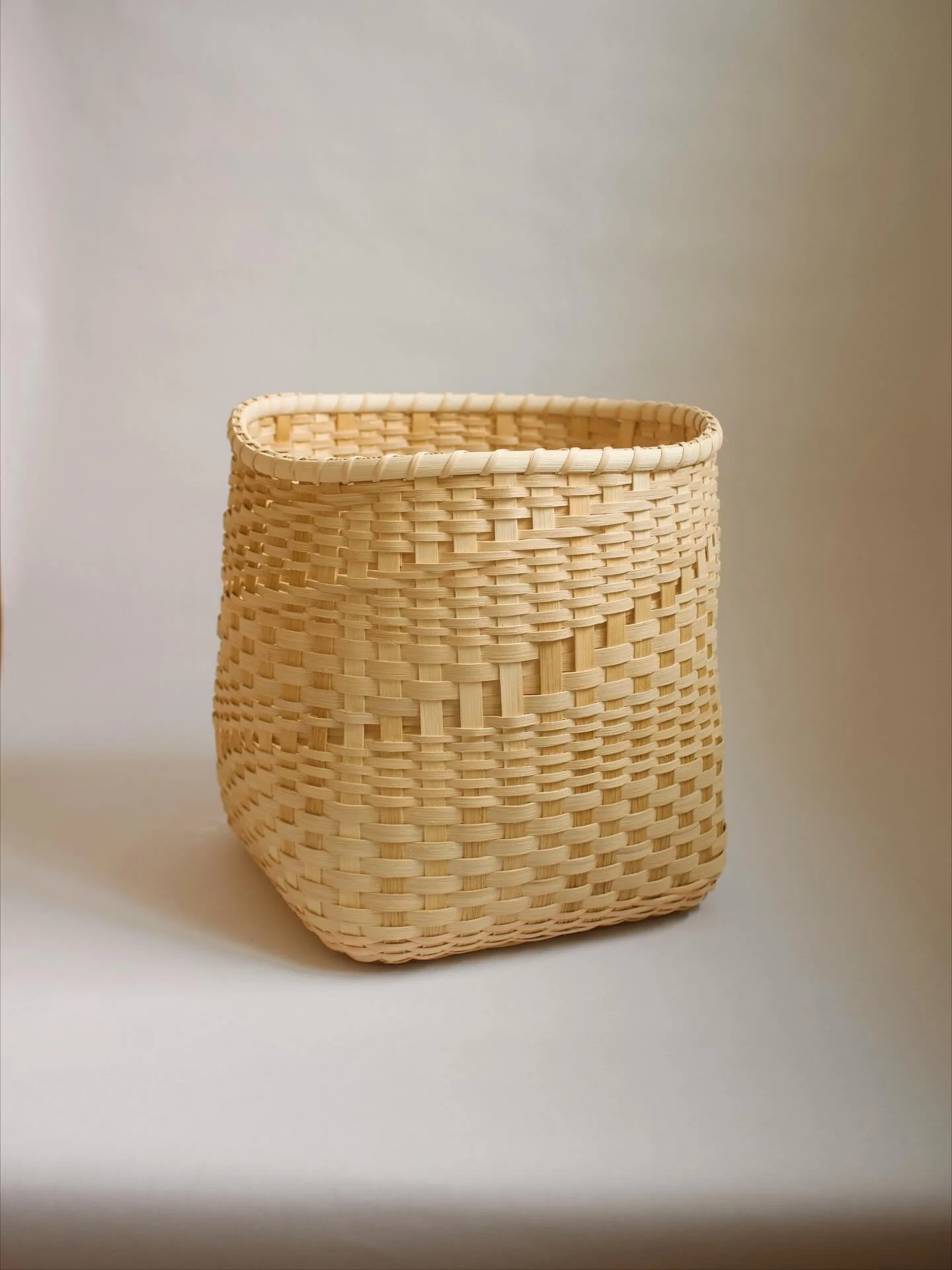 Bewegungsform Basket and the Trick Fountains in Salzburg: the most fun schooling in texture + pattern + color