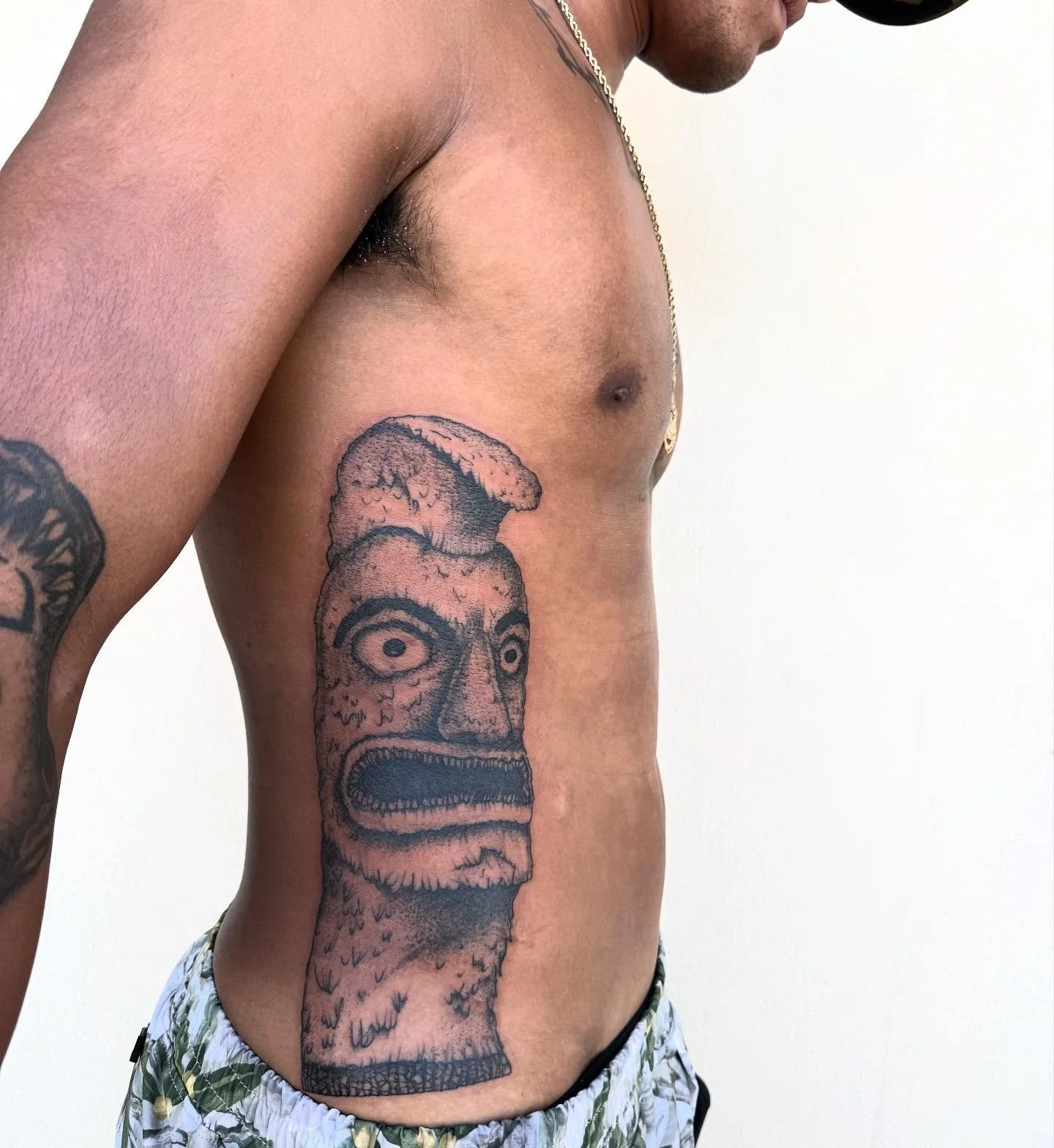 Kū for @kobe.leong the one and only. This guy is going places and we are cheering for you as loud as we can. #sundancetattoo 
☎️(808)744-9441
Tattoo made by @unko_bud