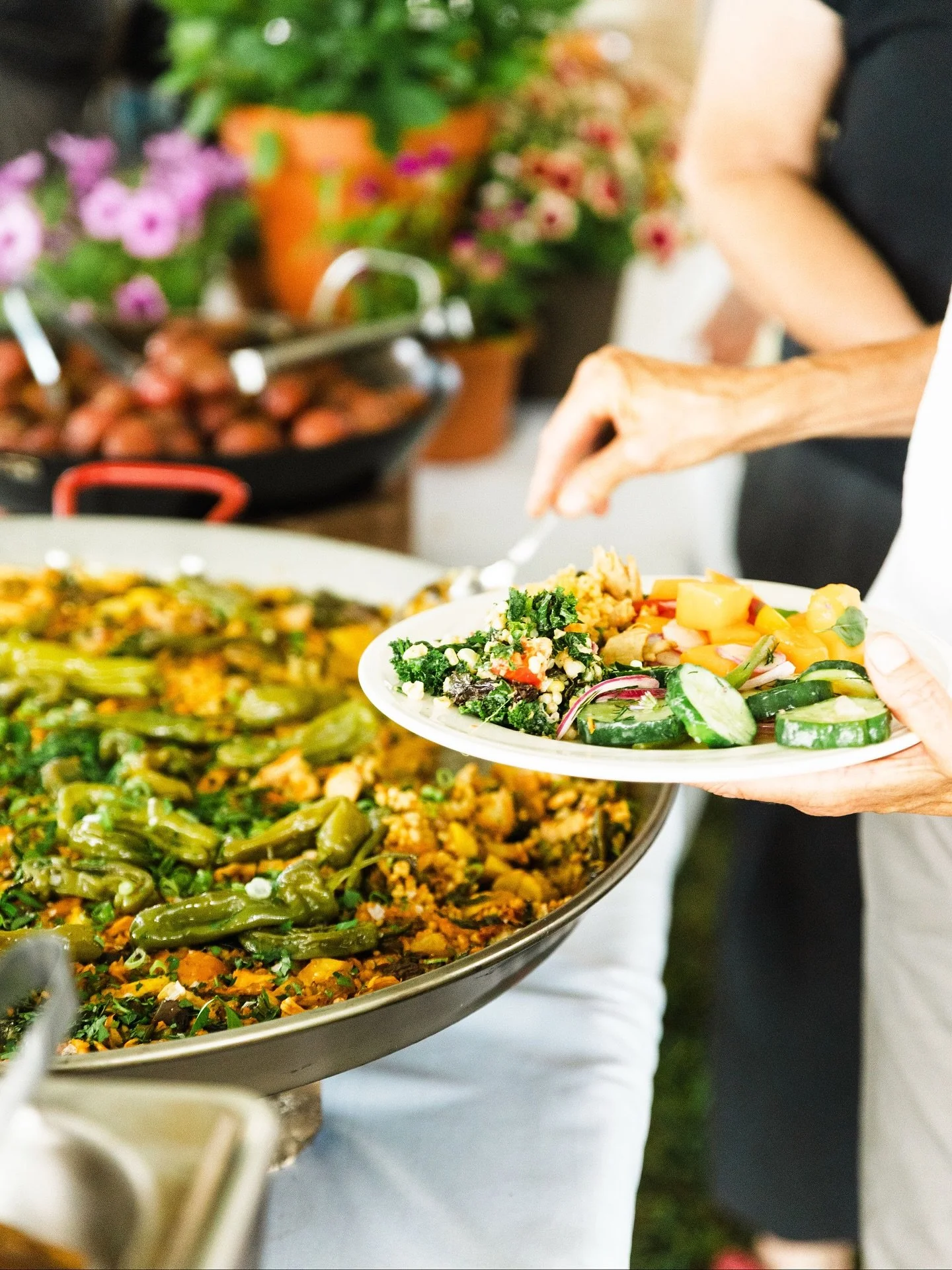 As winter settles in, we&rsquo;re reflecting on the vibrant flavors that defined our summer menus.🍅🌽🥬🍓

We&rsquo;re grateful for our partnerships with local farms and purveyors who helped us bring the taste of summer to every event we catered.🌱☀