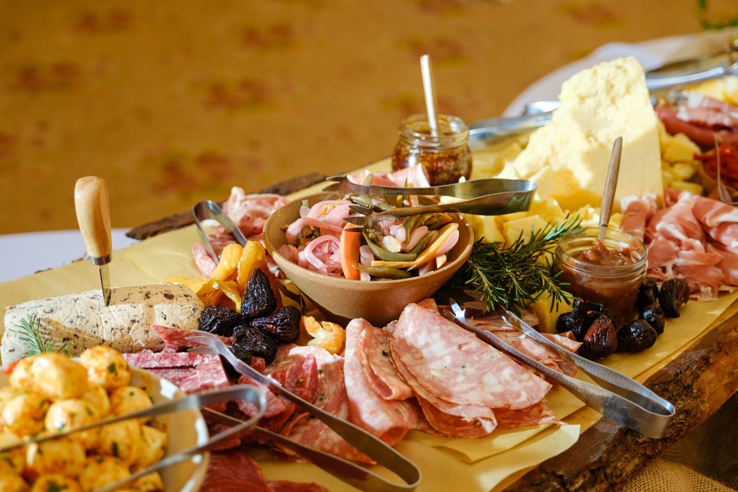 Behind every great party is an even greater cheese board.🧀🍇

@citrusforward