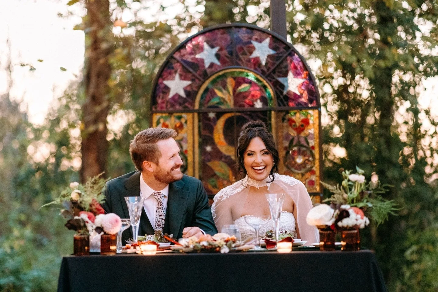 Brittany &amp; Justin&rsquo;s wedding was truly unforgettable.📚🕯️✨
Set against a moody October evening in the forest, the night was filled with warmth, intention, and the most fun personal touches. Each guest created their own LEGO figurine, and Br