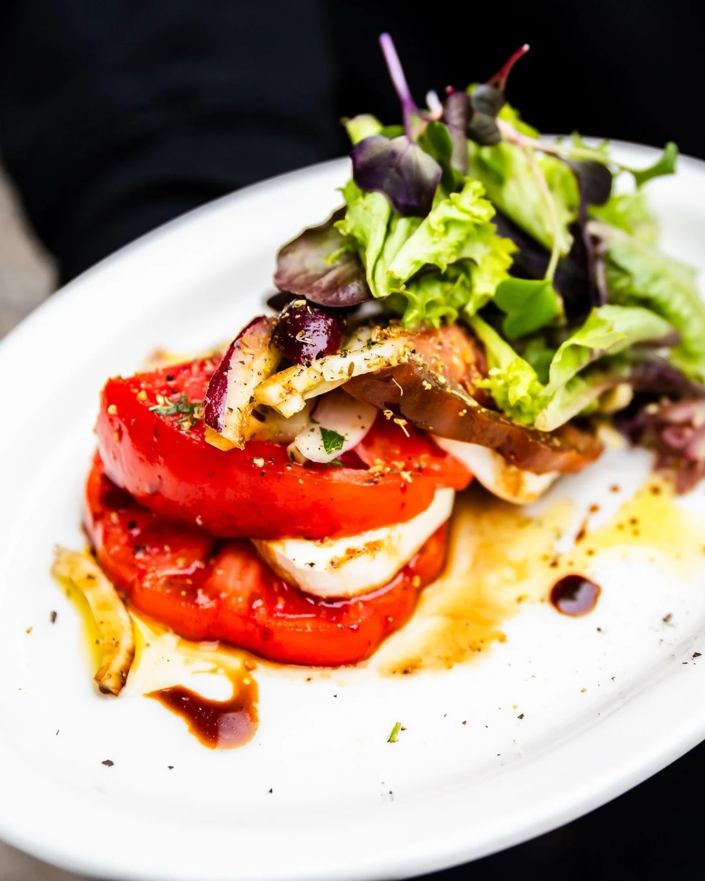 Every course thoughtfully curated, each bite turning moments into memories. 🌿

Cover @shotbykdo