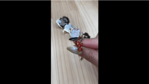 Kaika red pin.gif