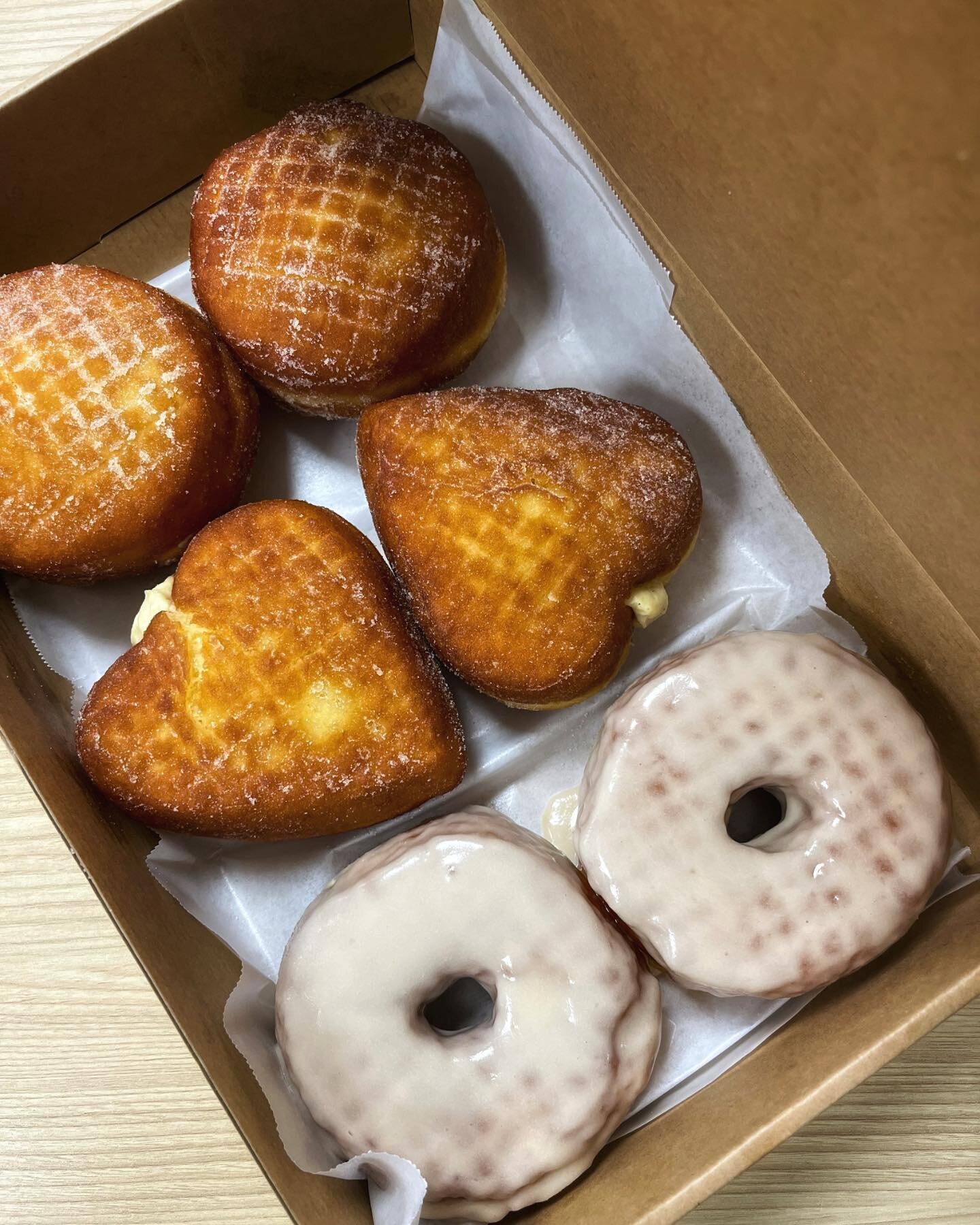 When bae sneaks in some heart shaped doughies in your office delivery 🧡