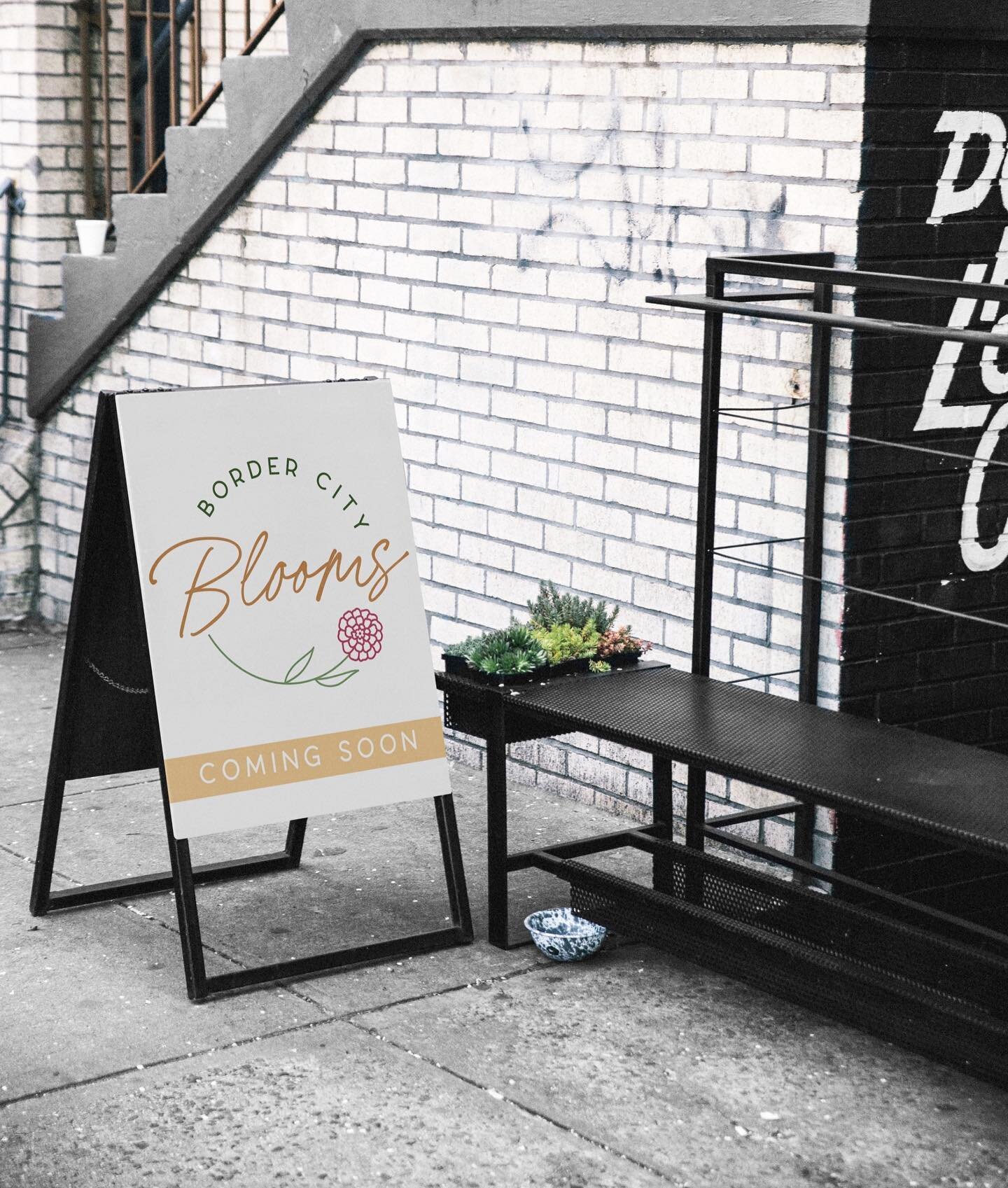 What better time to share the completed brand suite for @bordercityblooms&hellip;. - Jess and TJ just launched a giveaway of a beautiful bouquet of their brand new blooms! Be sure to check out @bordercityblooms to enter! 

Love this little urban mock