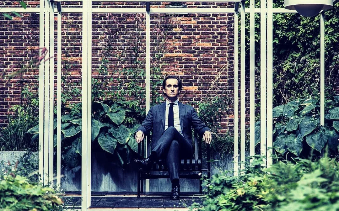 It's a privilege to work with young professionals who exactly know what they want to wear and are well known for their style. Dear Tom, thanks for being my first client and supporter in every way!

More stylish gentlemen to thank will follow soon. Lo