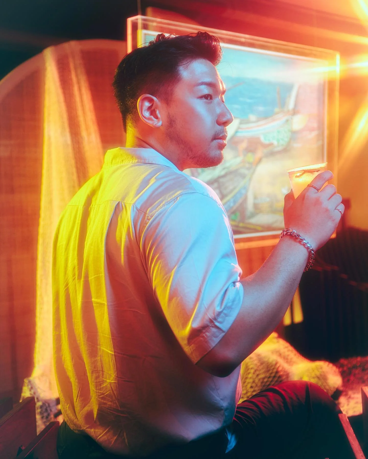 Glamming up event guests at @fiftyfivecoffeebar&rsquo;s launch. On-location portrait studio set up featuring the late renowned pioneer Nanyang-style oil painter, Liu Kang&lsquo;s, art piece &ldquo;Boats&rdquo;.

Agency: @duostudi0