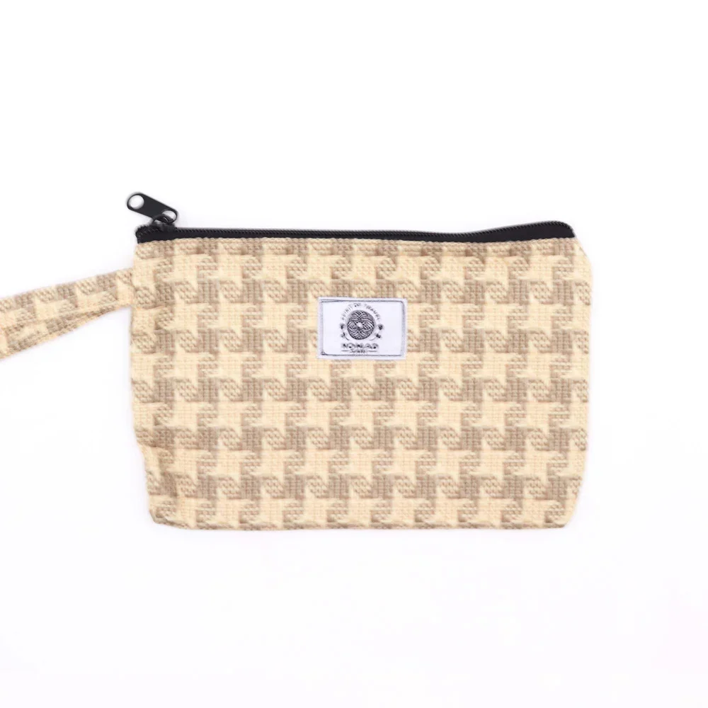 aw1512-4.webp