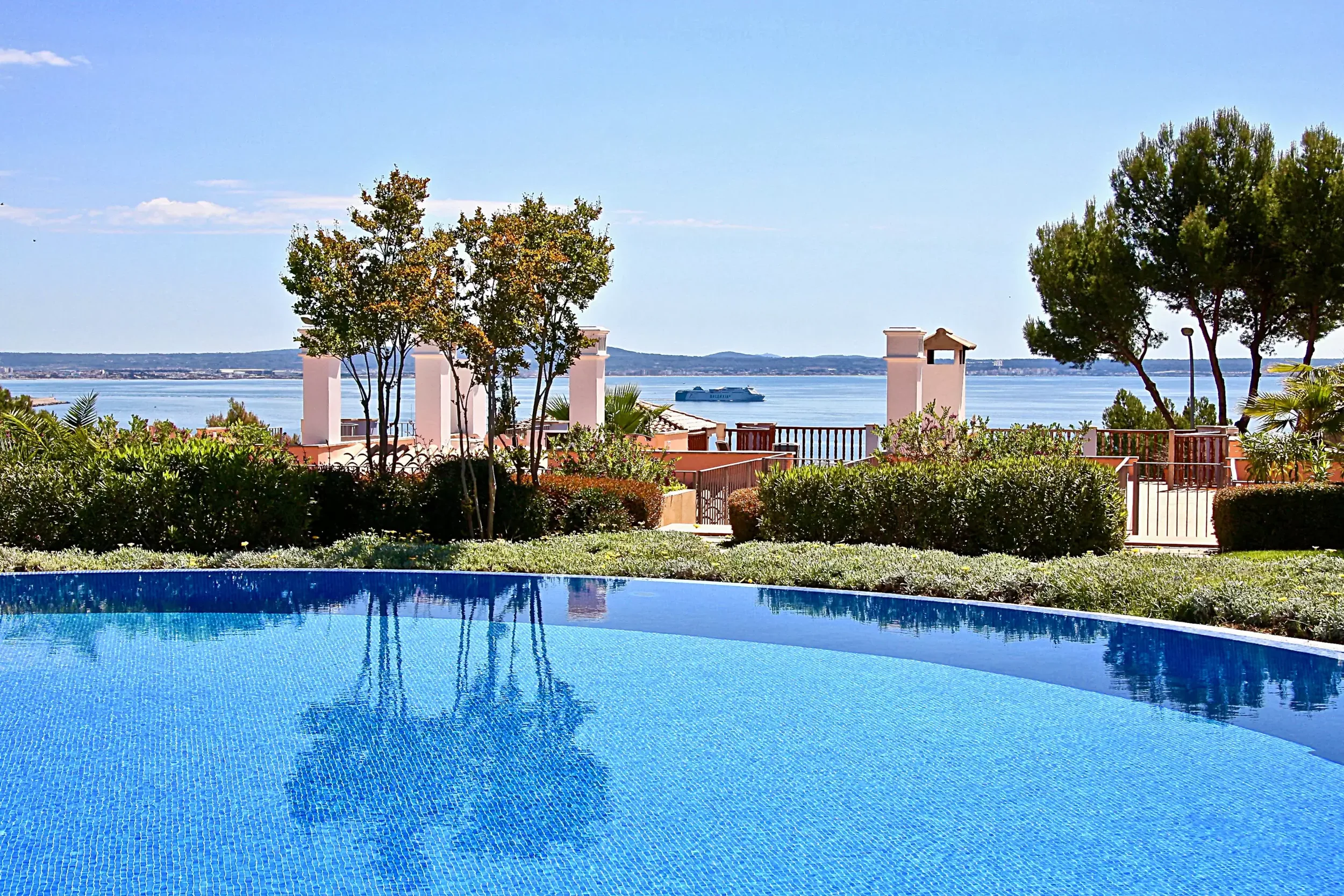 Sa vinya pool 2.webp