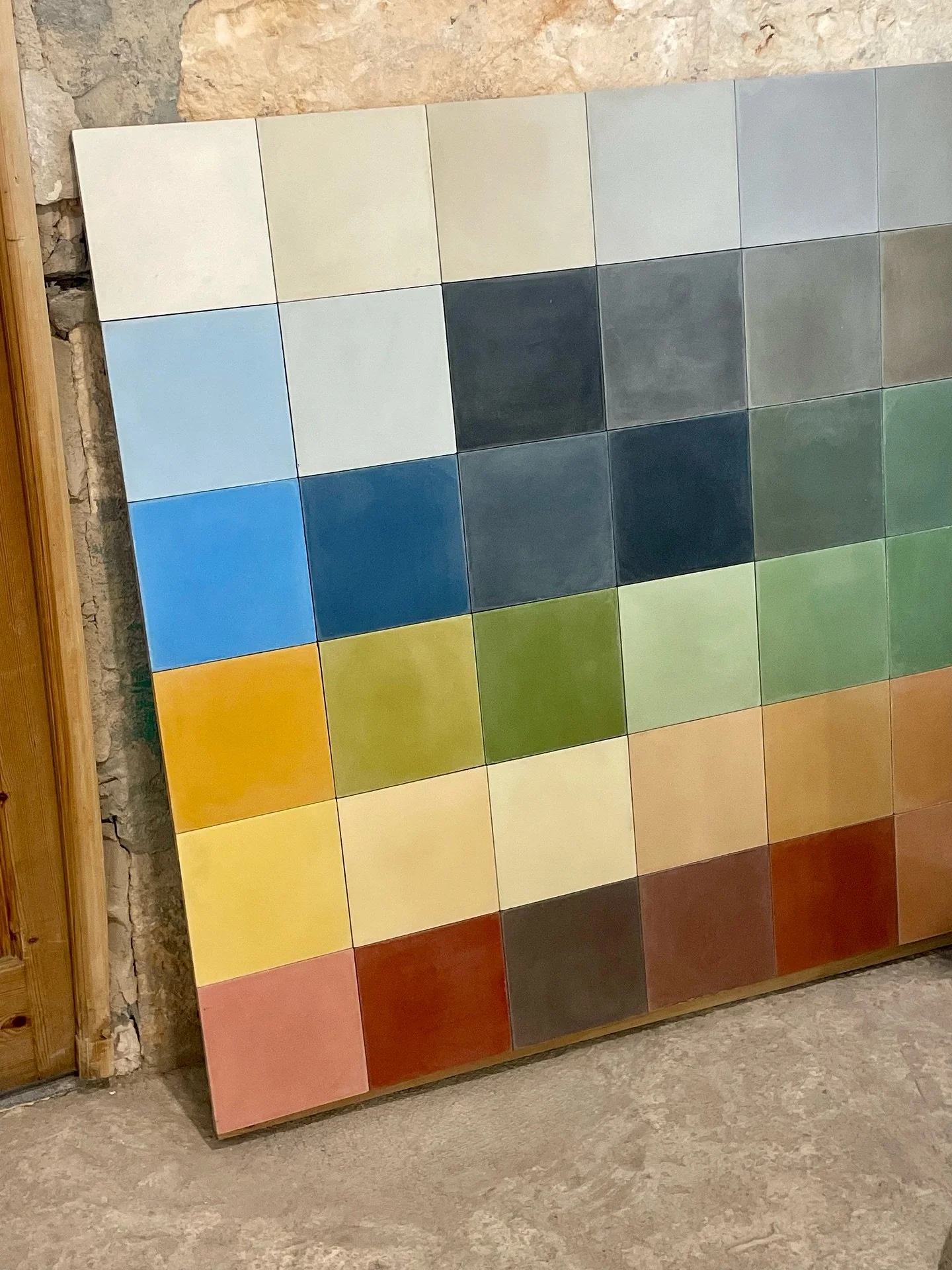 Visiting the Mallorcan tile fabricator Huguet in Campos. All their tiles are handmade in their studio and they are currently working on a bespoke tile for a project of mine that I&rsquo;m really excited about 🌞

#artmallorca #designmallorca #interio