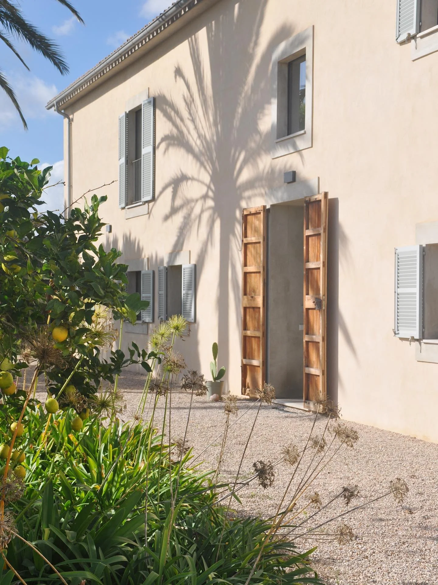 FOR SALE | &ldquo;Renovated Mallorcan manor in Marratxi 10 min away from Palma city centre with 2000m2 orange grows&rdquo; 🍊 

MARRATXI | VILLA | 5 BED | 5 BATH | 440m2 BUILT |20.000m2 PLOT | 3.200.000&euro;

Connect for more information 🍊

#mallor