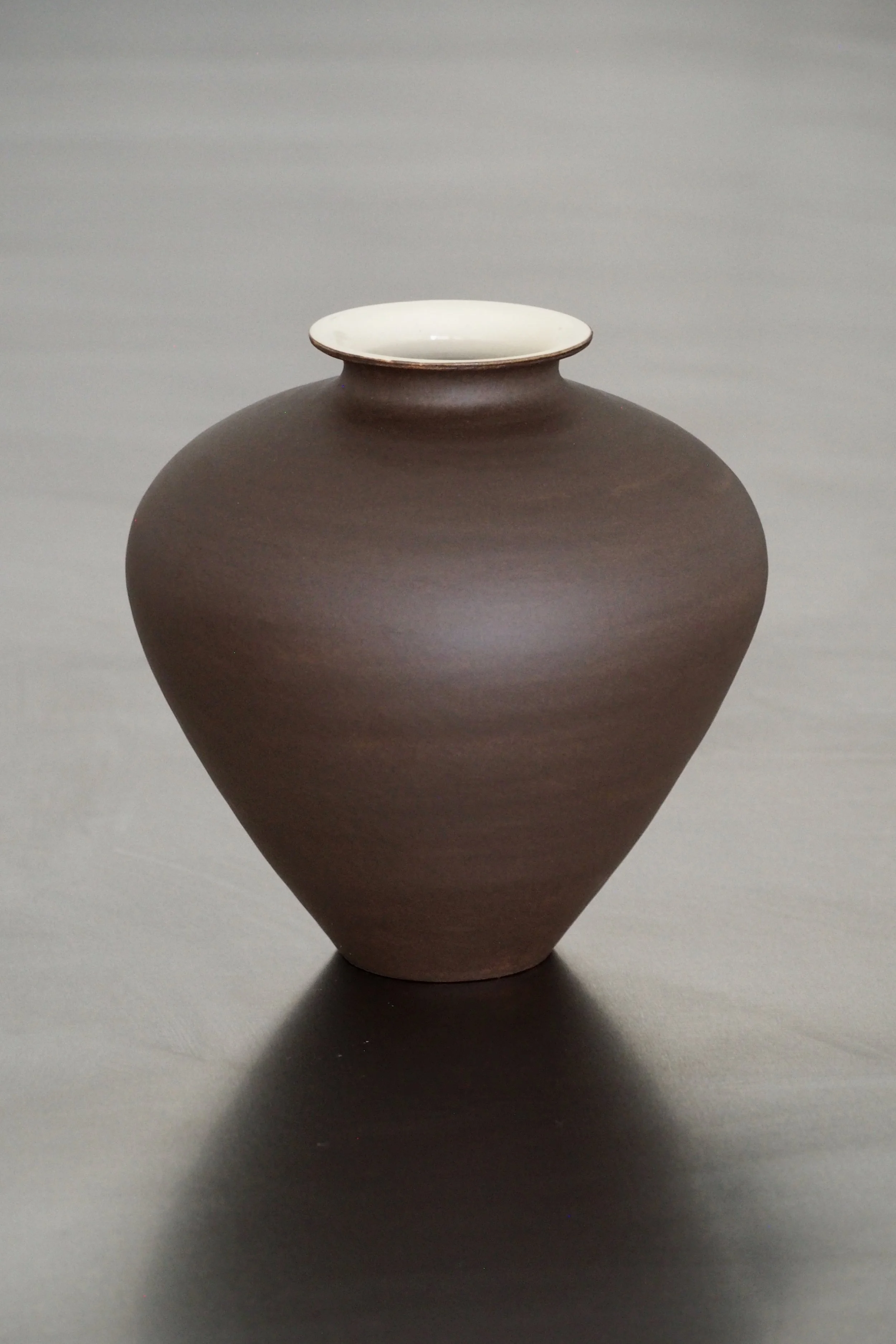 Vase Brown 01