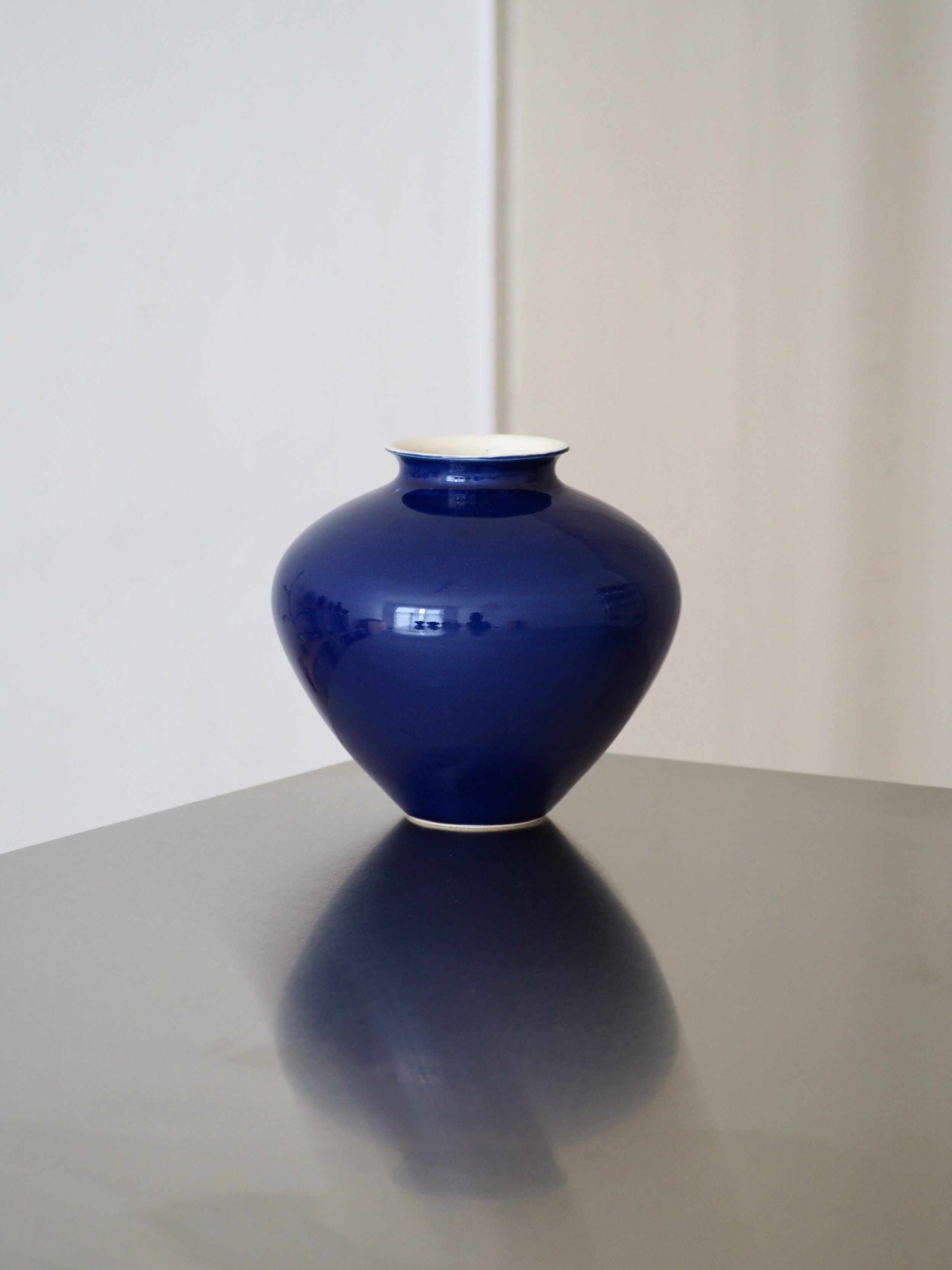 Blue Vase 004