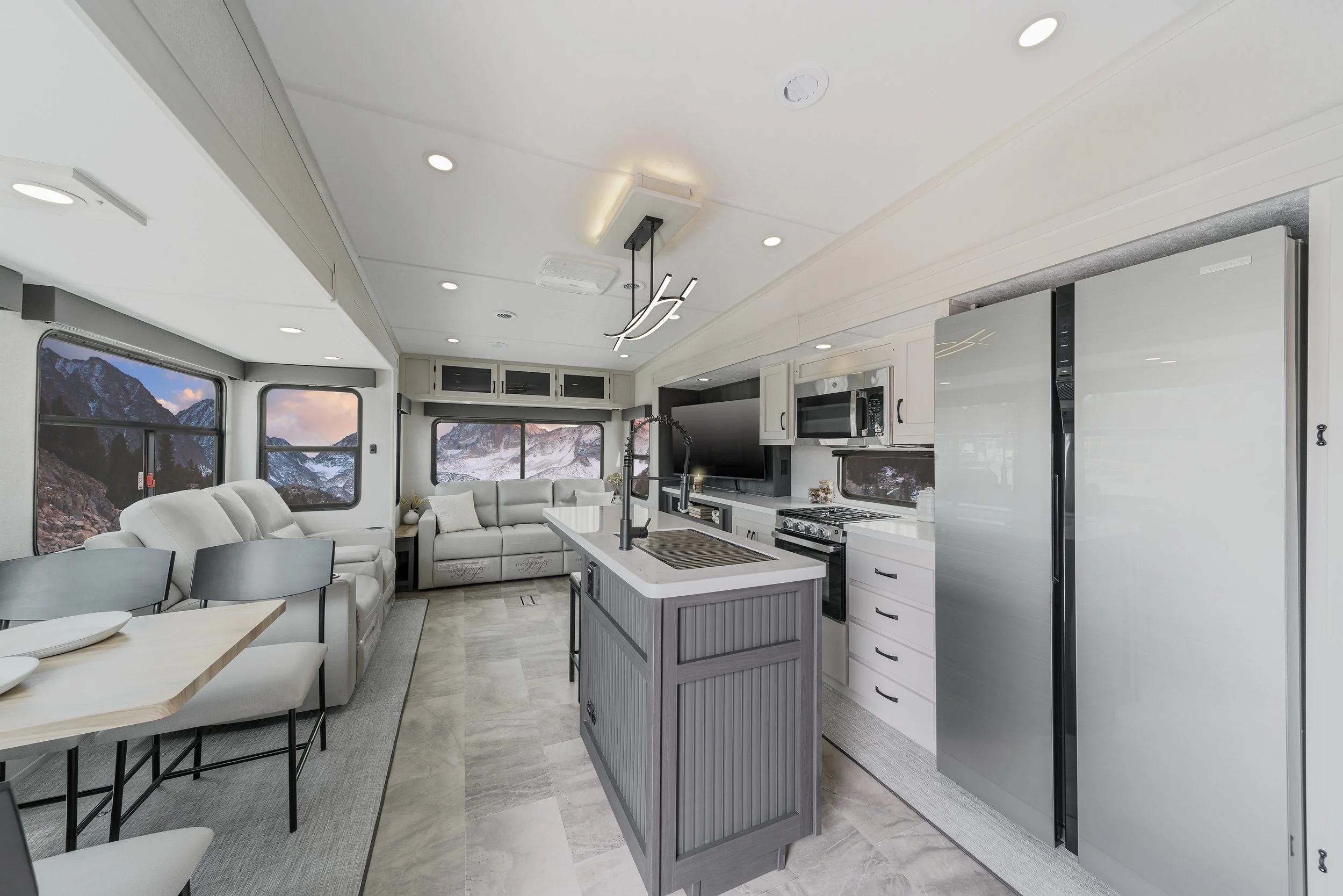 2026 Decor Choices & Photos