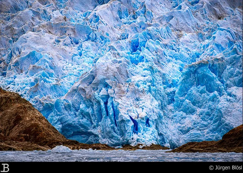 Patagonian Glacier World - Icebergs and Penguins - 12
