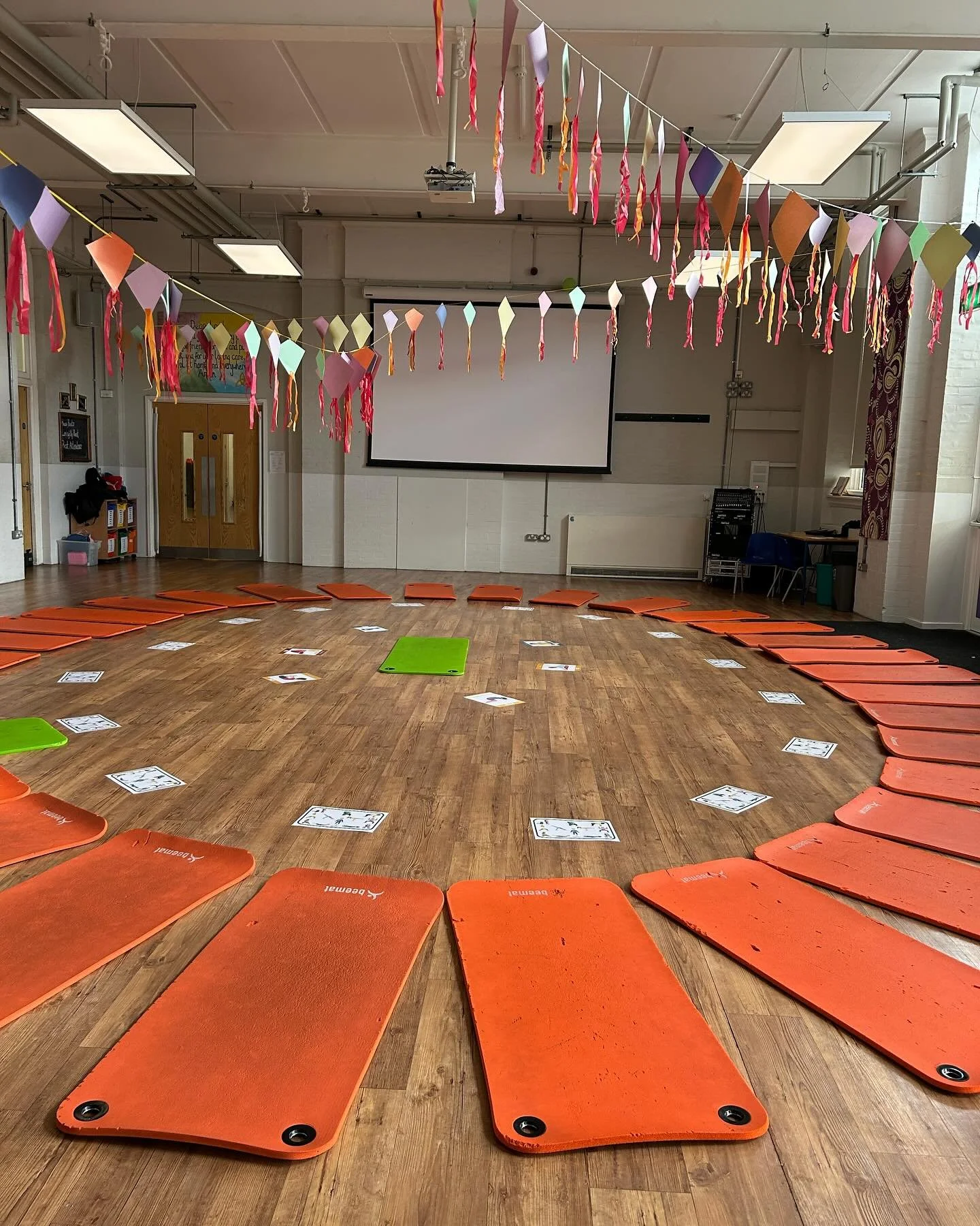Back to it all this week after a really lovely little break!

A colourful 🌈 end to last term
~ final classes
~ &ldquo;Miss Jamie&rdquo; by Yoga Club 🌻
~ crafting 🌷

A little reset in the sun ☀️
~ filling up on patatas bravas + padron peppers
~ old