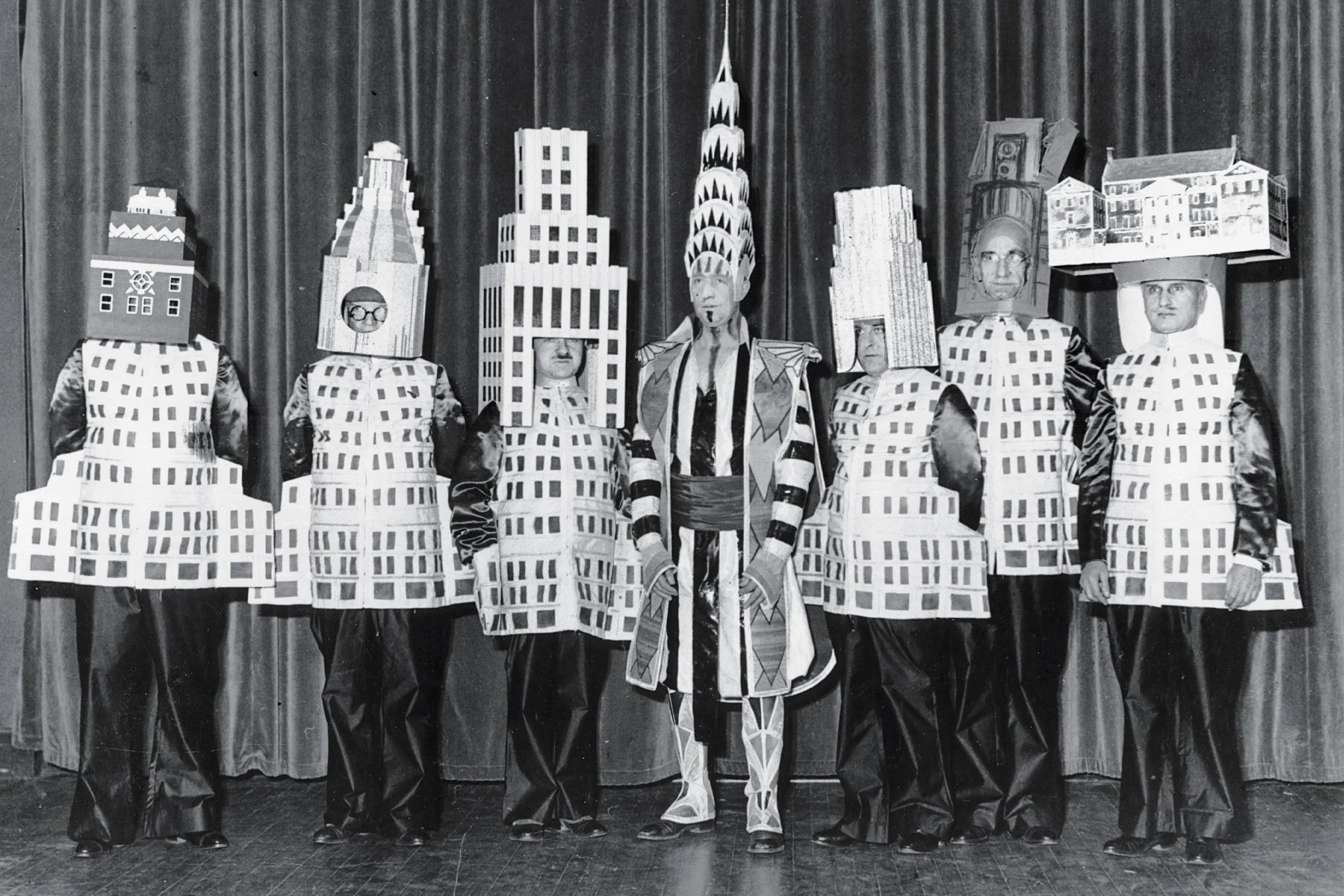 On Jan 23, 1931, architects became their iconic skyscrapers at NYC's Hotel Astor! William Van Alen as the Chrysler Building, Leonard Schultze as the Waldorf-Astoria, and more. Defying the Great Depression's gloom, they celebrated modern architecture'